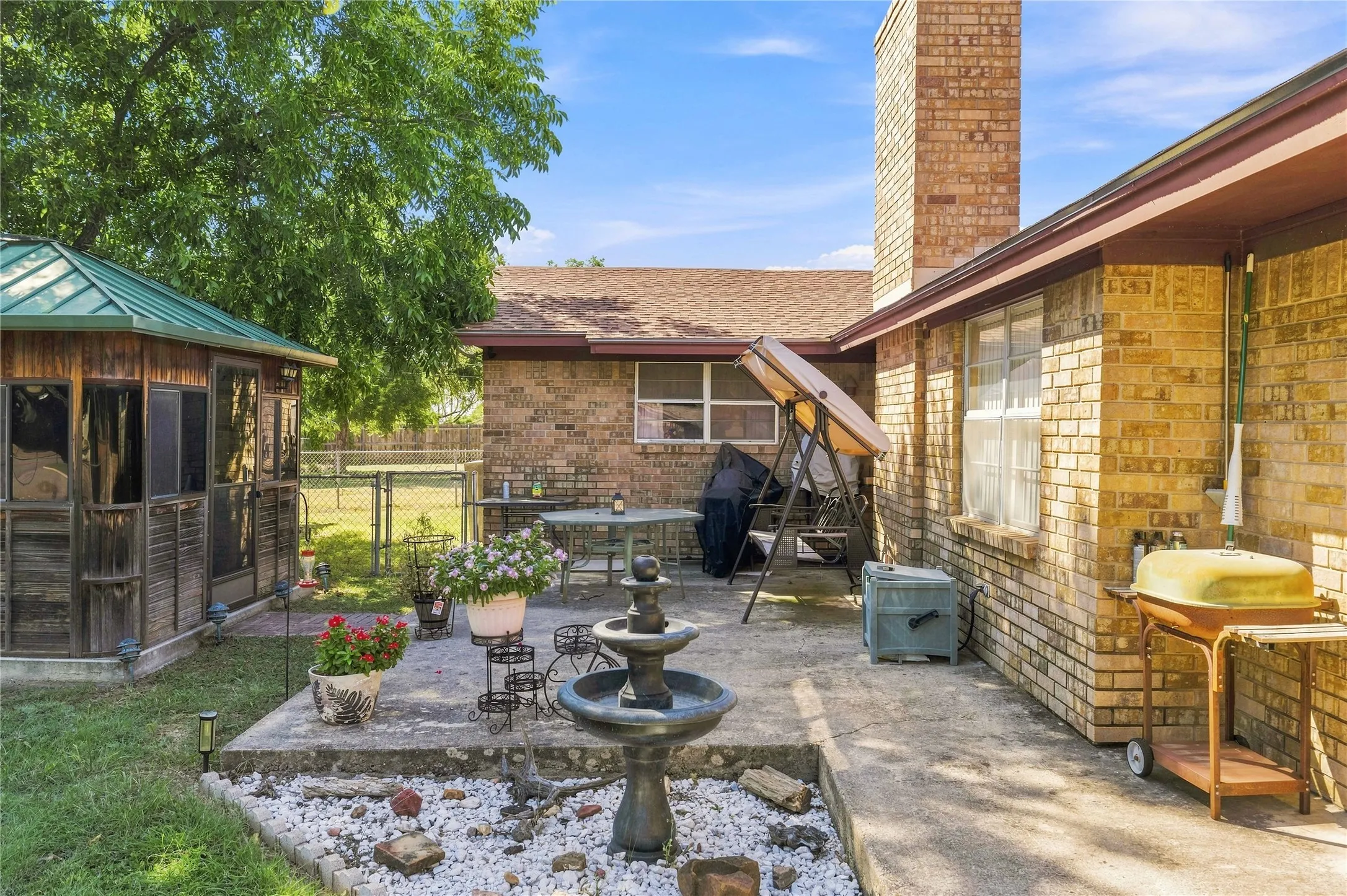 Single Family Residence For Sale in Brown County , 4309 9th Street, Brownwood, Texas 76801, 4 Bedrooms, 2 Bathrooms, Garage spaces, 1,922 Sqft, built in 1971, Price $239,900, mls#21351130, Real Estate Agent in Brownwood, Homes For Sale in Brown county, Homes For Sale in Brownwood, Realtor in Brownwood Texas, Real Estate Brokerage Independent Realty Texas, Luminita Cordes Realtor