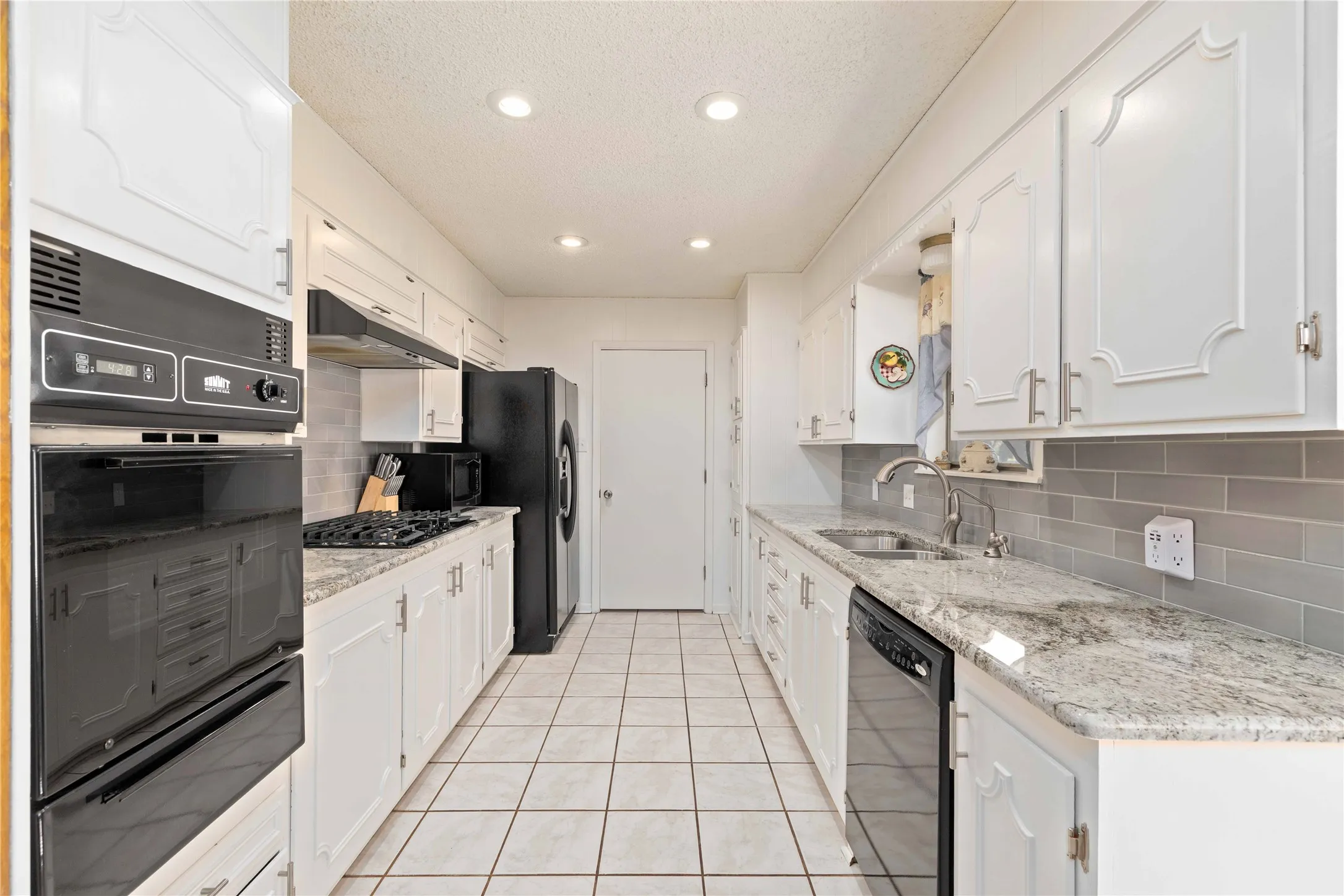 Single Family Residence For Sale in Brown County , 4309 9th Street, Brownwood, Texas 76801, 4 Bedrooms, 2 Bathrooms, Garage spaces, 1,922 Sqft, built in 1971, Price $239,900, mls#21351130, Real Estate Agent in Brownwood, Homes For Sale in Brown county, Homes For Sale in Brownwood, Realtor in Brownwood Texas, Real Estate Brokerage Independent Realty Texas, Luminita Cordes Realtor