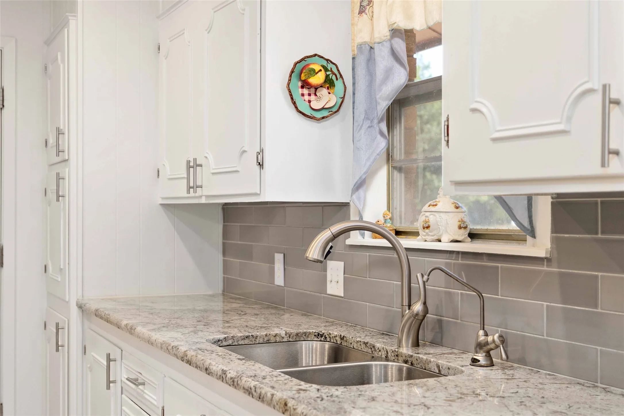 Single Family Residence For Sale in Brown County , 4309 9th Street, Brownwood, Texas 76801, 4 Bedrooms, 2 Bathrooms, Garage spaces, 1,922 Sqft, built in 1971, Price $239,900, mls#21351130, Real Estate Agent in Brownwood, Homes For Sale in Brown county, Homes For Sale in Brownwood, Realtor in Brownwood Texas, Real Estate Brokerage Independent Realty Texas, Luminita Cordes Realtor