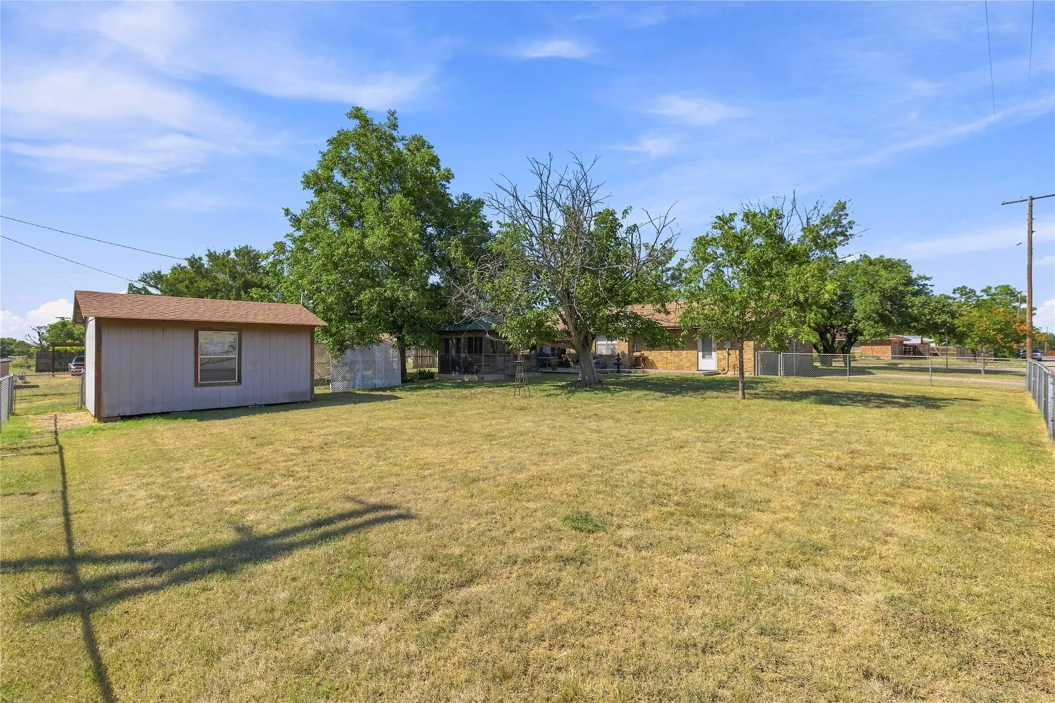 Single Family Residence For Sale in Brown County , 4309 9th Street, Brownwood, Texas 76801, 4 Bedrooms, 2 Bathrooms, Garage spaces, 1,922 Sqft, built in 1971, Price $239,900, mls#21351130, Real Estate Agent in Brownwood, Homes For Sale in Brown county, Homes For Sale in Brownwood, Realtor in Brownwood Texas, Real Estate Brokerage Independent Realty Texas, Luminita Cordes Realtor