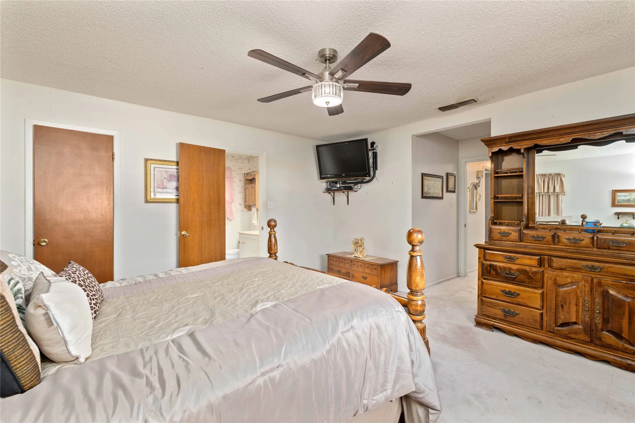 Single Family Residence For Sale in Brown County , 4309 9th Street, Brownwood, Texas 76801, 4 Bedrooms, 2 Bathrooms, Garage spaces, 1,922 Sqft, built in 1971, Price $239,900, mls#21351130, Real Estate Agent in Brownwood, Homes For Sale in Brown county, Homes For Sale in Brownwood, Realtor in Brownwood Texas, Real Estate Brokerage Independent Realty Texas, Luminita Cordes Realtor