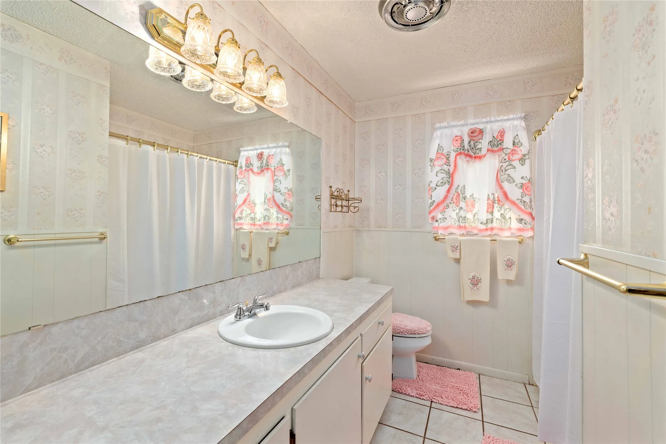 Single Family Residence For Sale in Brown County , 4309 9th Street, Brownwood, Texas 76801, 4 Bedrooms, 2 Bathrooms, Garage spaces, 1,922 Sqft, built in 1971, Price $239,900, mls#21351130, Real Estate Agent in Brownwood, Homes For Sale in Brown county, Homes For Sale in Brownwood, Realtor in Brownwood Texas, Real Estate Brokerage Independent Realty Texas, Luminita Cordes Realtor
