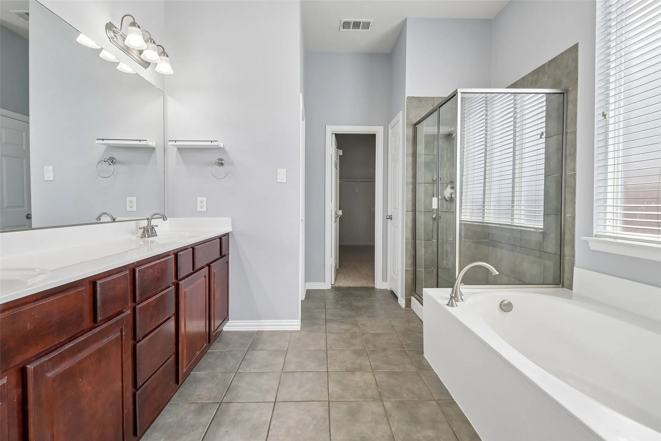 Single Family Residence For Sale in Tarrant County , 9601 Brazendine Drive, Fort Worth, Texas 76244, 4 Bedroom, 4 Bathroom, 2 Garage spaces, 3,834 Sqft, built in 2005, mls#21350377, Real Estate Agent in Fort Worth, Homes For Sale in Tarrant county, Homes For Sale in Fort Worth, Realtor in Fort Worth Texas, Real Estate Brokerage Independent Realty Texas, Luminita Cordes Realtor