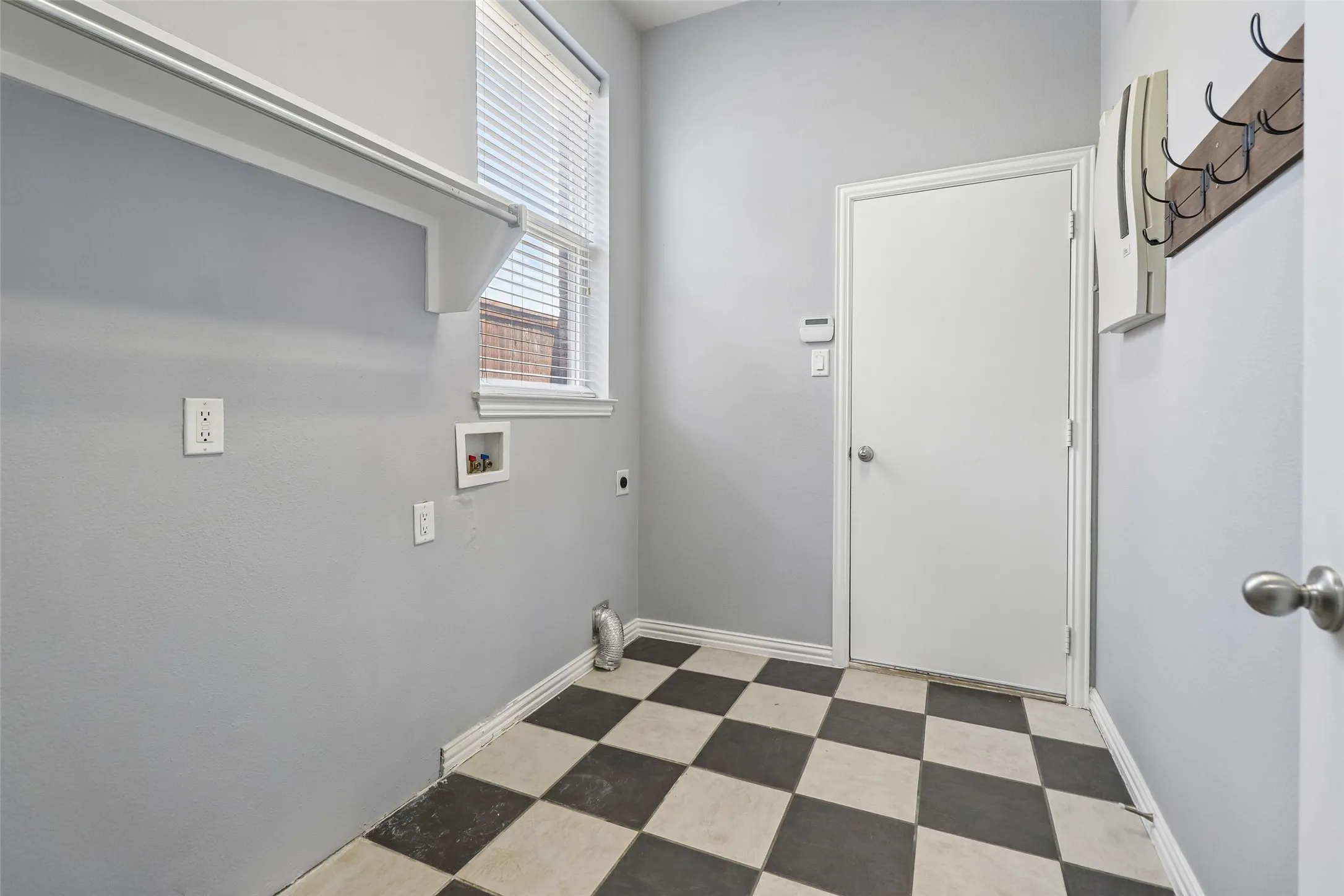 Single Family Residence For Sale in Tarrant County , 9601 Brazendine Drive, Fort Worth, Texas 76244, 4 Bedroom, 4 Bathroom, 2 Garage spaces, 3,834 Sqft, built in 2005, mls#21350377, Real Estate Agent in Fort Worth, Homes For Sale in Tarrant county, Homes For Sale in Fort Worth, Realtor in Fort Worth Texas, Real Estate Brokerage Independent Realty Texas, Luminita Cordes Realtor