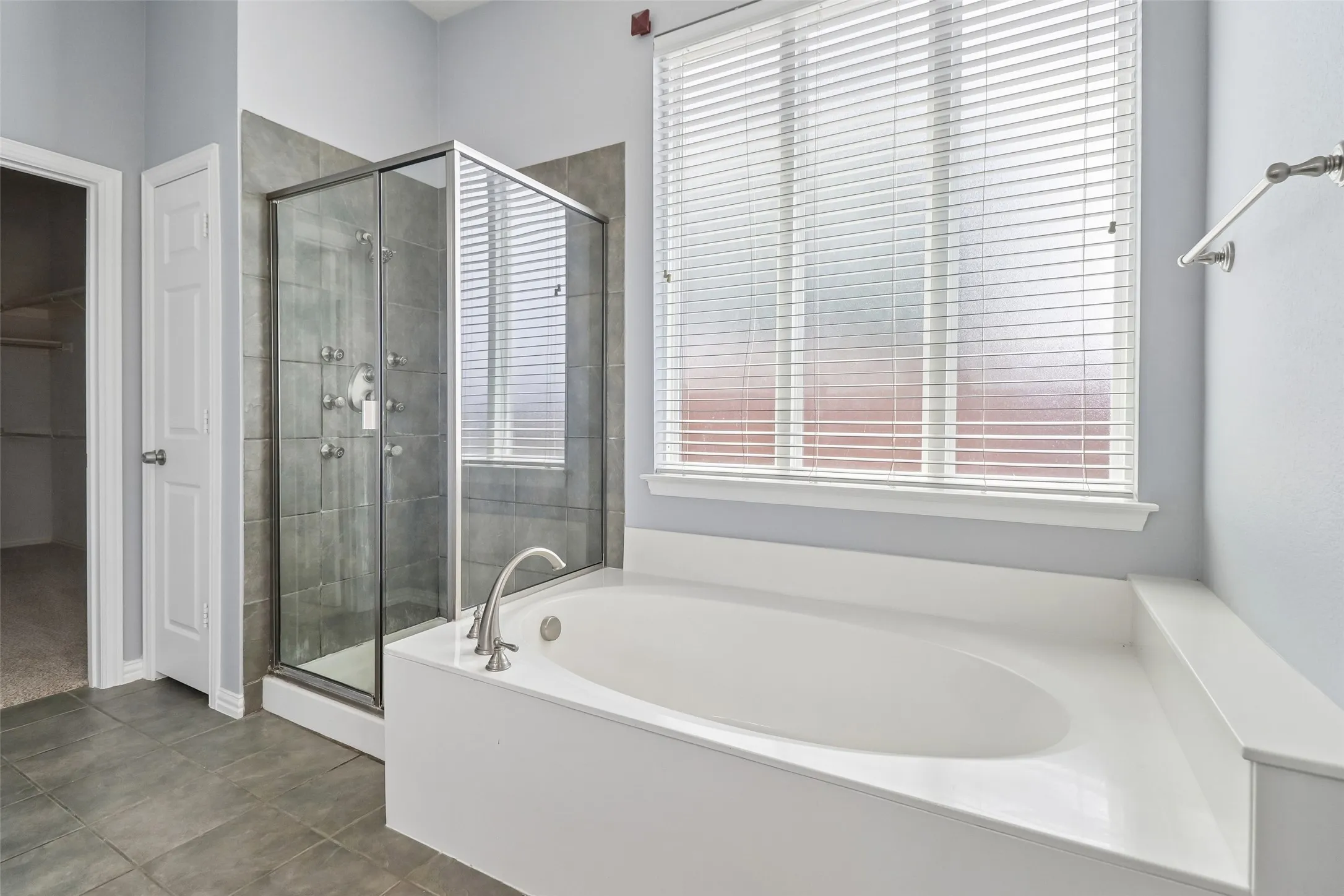 Single Family Residence For Sale in Tarrant County , 9601 Brazendine Drive, Fort Worth, Texas 76244, 4 Bedroom, 4 Bathroom, 2 Garage spaces, 3,834 Sqft, built in 2005, mls#21350377, Real Estate Agent in Fort Worth, Homes For Sale in Tarrant county, Homes For Sale in Fort Worth, Realtor in Fort Worth Texas, Real Estate Brokerage Independent Realty Texas, Luminita Cordes Realtor