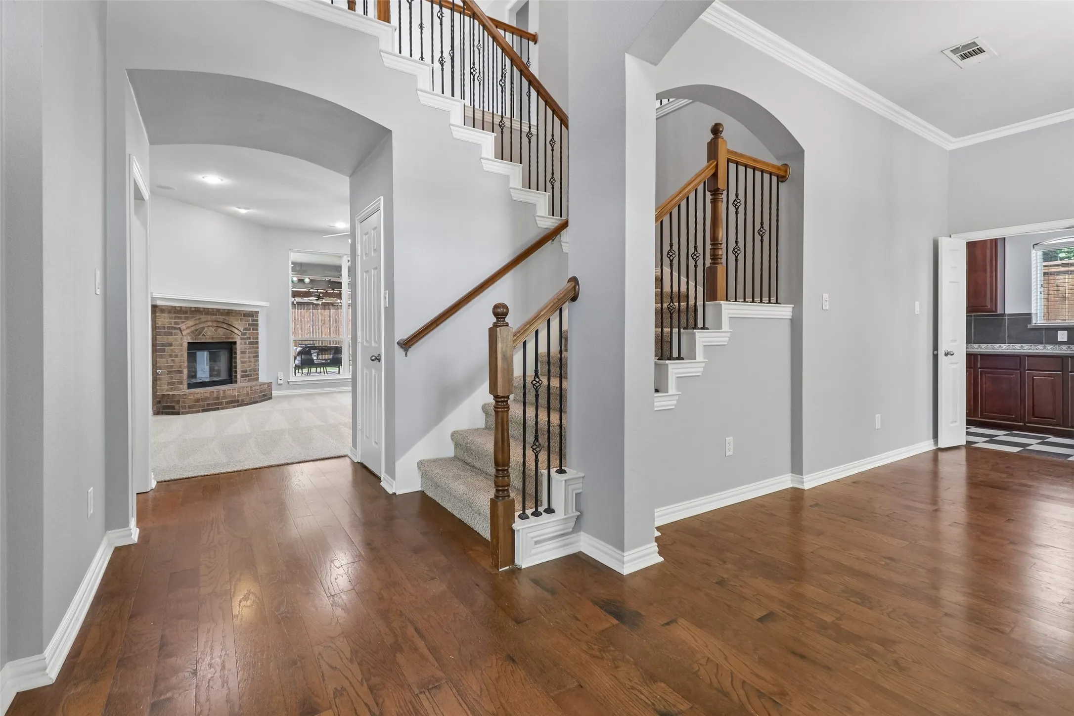 Single Family Residence For Sale in Tarrant County , 9601 Brazendine Drive, Fort Worth, Texas 76244, 4 Bedroom, 4 Bathroom, 2 Garage spaces, 3,834 Sqft, built in 2005, mls#21350377, Real Estate Agent in Fort Worth, Homes For Sale in Tarrant county, Homes For Sale in Fort Worth, Realtor in Fort Worth Texas, Real Estate Brokerage Independent Realty Texas, Luminita Cordes Realtor