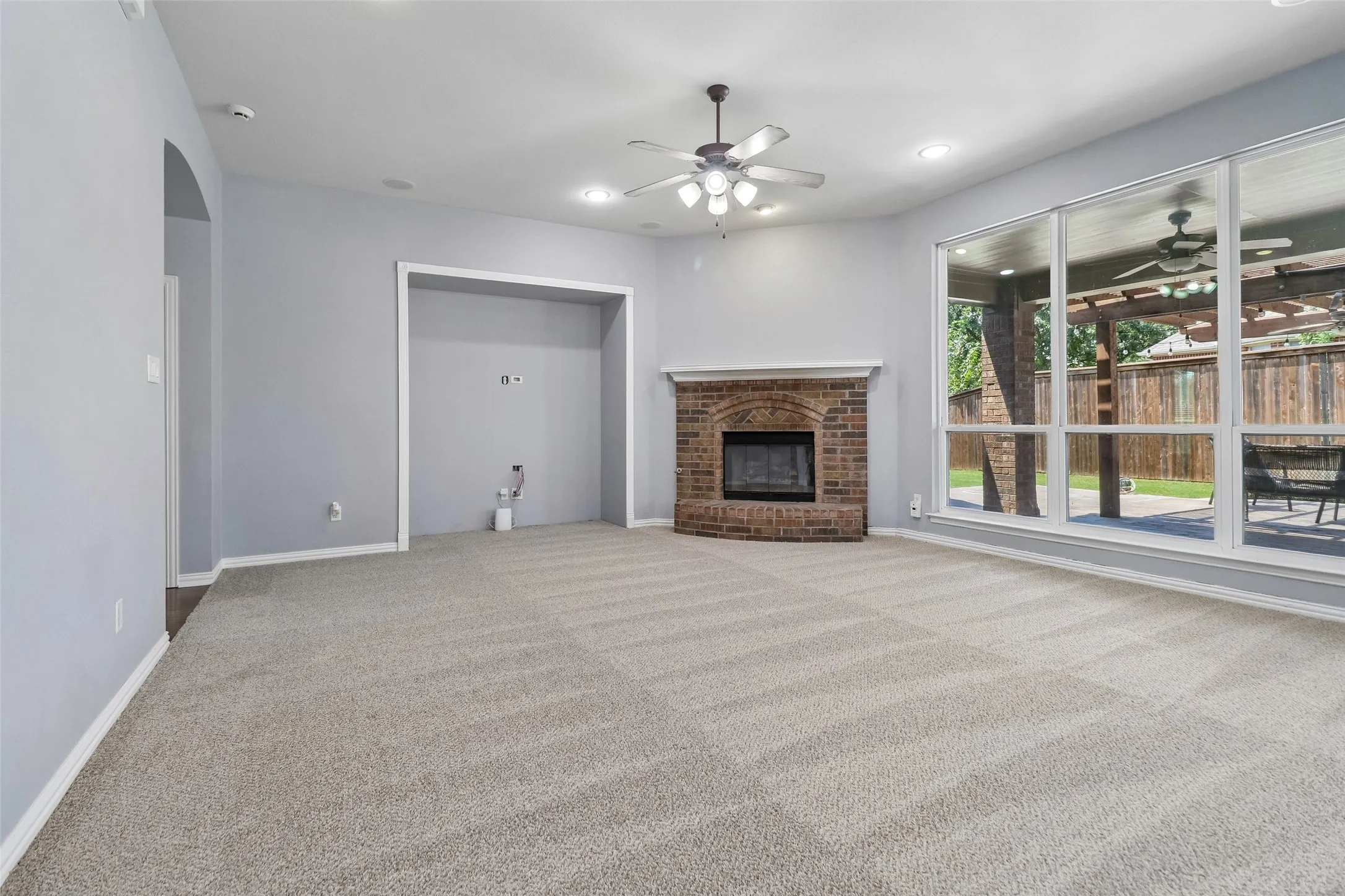 Single Family Residence For Sale in Tarrant County , 9601 Brazendine Drive, Fort Worth, Texas 76244, 4 Bedroom, 4 Bathroom, 2 Garage spaces, 3,834 Sqft, built in 2005, mls#21350377, Real Estate Agent in Fort Worth, Homes For Sale in Tarrant county, Homes For Sale in Fort Worth, Realtor in Fort Worth Texas, Real Estate Brokerage Independent Realty Texas, Luminita Cordes Realtor