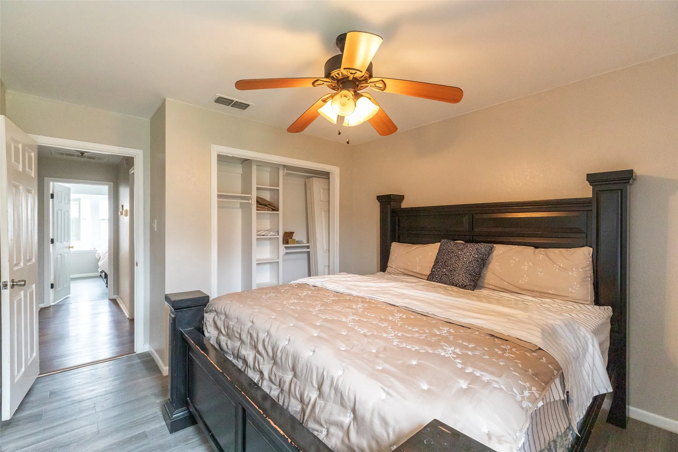Single Family Residence For Rent in Taylor County , 857 Chaucer Drive, Abilene, Texas 79602, 5 Bedroom, 2 Bathroom, 2 Garage spaces, 2,044 Sqft, built in 1986, mls#21348776, Real Estate Agent in Abilene, Homes For Rent in Taylor county, Homes For Rent in Abilene, Realtor in Abilene Texas, Real Estate Brokerage Independent Realty Texas, Luminita Cordes Realtor