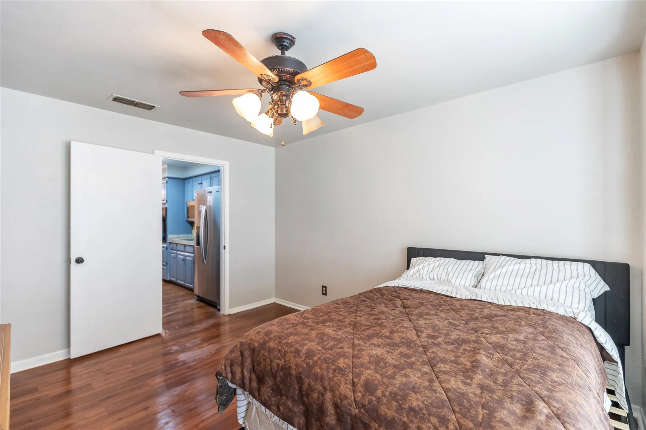 Single Family Residence For Rent in Taylor County , 857 Chaucer Drive, Abilene, Texas 79602, 5 Bedroom, 2 Bathroom, 2 Garage spaces, 2,044 Sqft, built in 1986, mls#21348776, Real Estate Agent in Abilene, Homes For Rent in Taylor county, Homes For Rent in Abilene, Realtor in Abilene Texas, Real Estate Brokerage Independent Realty Texas, Luminita Cordes Realtor