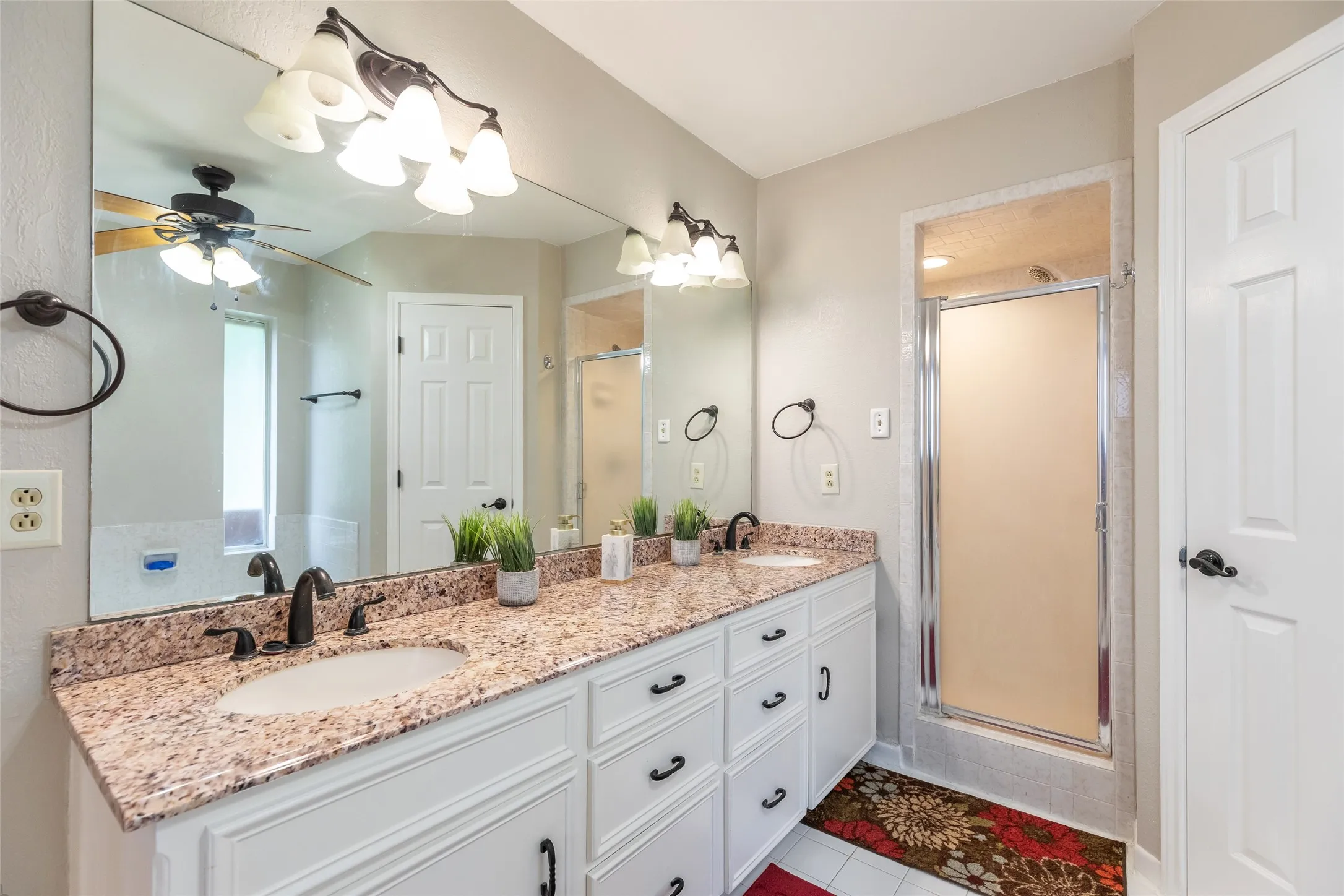 Single Family Residence For Rent in Taylor County , 857 Chaucer Drive, Abilene, Texas 79602, 5 Bedroom, 2 Bathroom, 2 Garage spaces, 2,044 Sqft, built in 1986, mls#21348776, Real Estate Agent in Abilene, Homes For Rent in Taylor county, Homes For Rent in Abilene, Realtor in Abilene Texas, Real Estate Brokerage Independent Realty Texas, Luminita Cordes Realtor