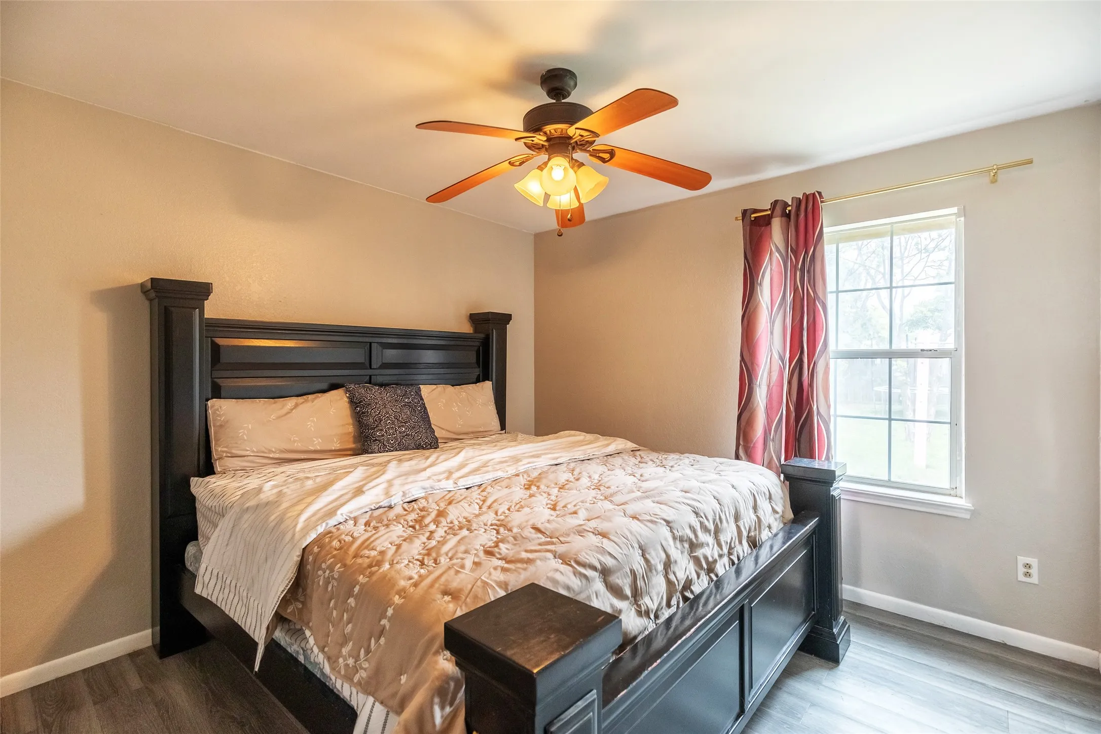 Single Family Residence For Rent in Taylor County , 857 Chaucer Drive, Abilene, Texas 79602, 5 Bedroom, 2 Bathroom, 2 Garage spaces, 2,044 Sqft, built in 1986, mls#21348776, Real Estate Agent in Abilene, Homes For Rent in Taylor county, Homes For Rent in Abilene, Realtor in Abilene Texas, Real Estate Brokerage Independent Realty Texas, Luminita Cordes Realtor