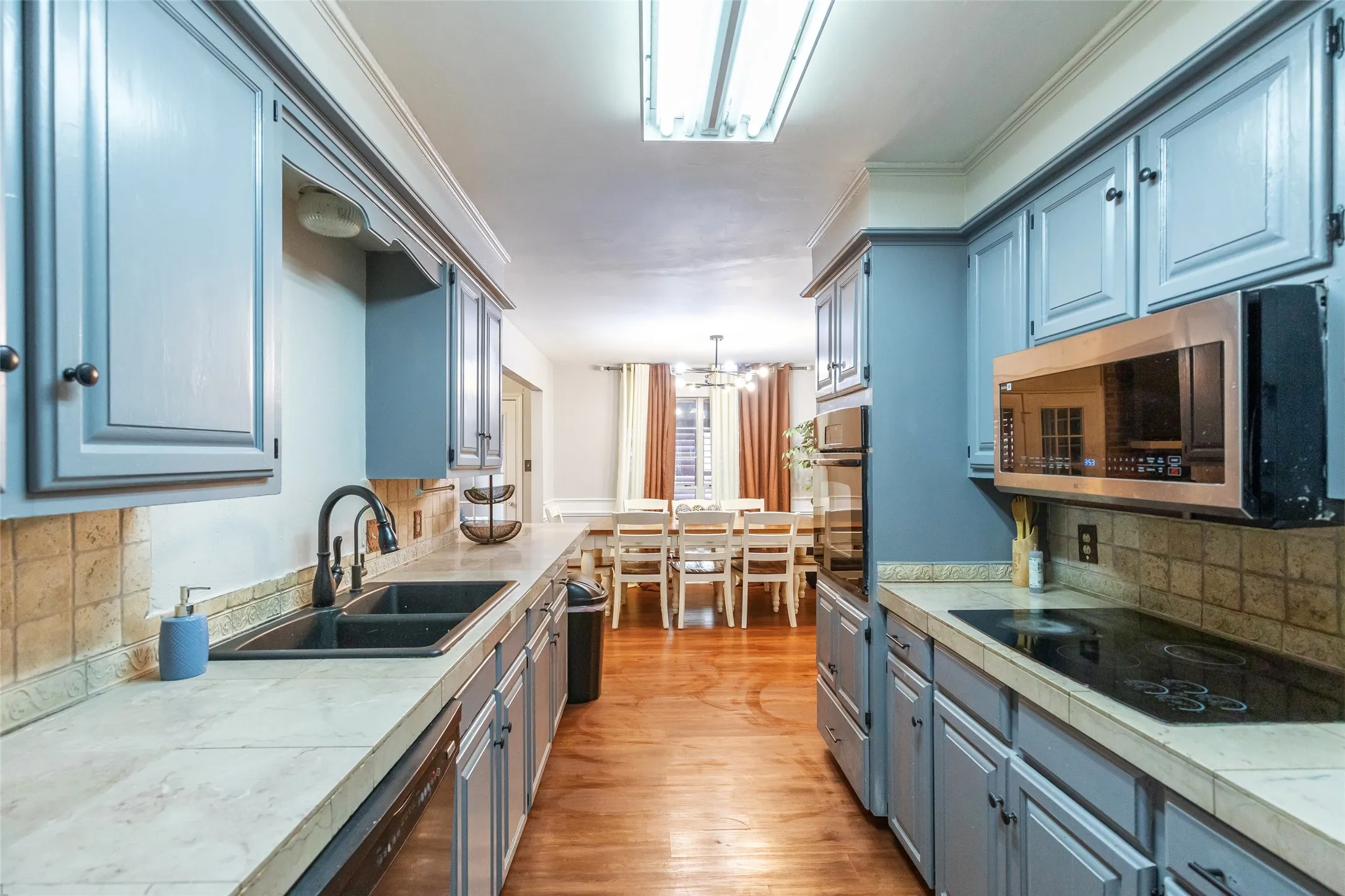 Single Family Residence For Rent in Taylor County , 857 Chaucer Drive, Abilene, Texas 79602, 5 Bedroom, 2 Bathroom, 2 Garage spaces, 2,044 Sqft, built in 1986, mls#21348776, Real Estate Agent in Abilene, Homes For Rent in Taylor county, Homes For Rent in Abilene, Realtor in Abilene Texas, Real Estate Brokerage Independent Realty Texas, Luminita Cordes Realtor