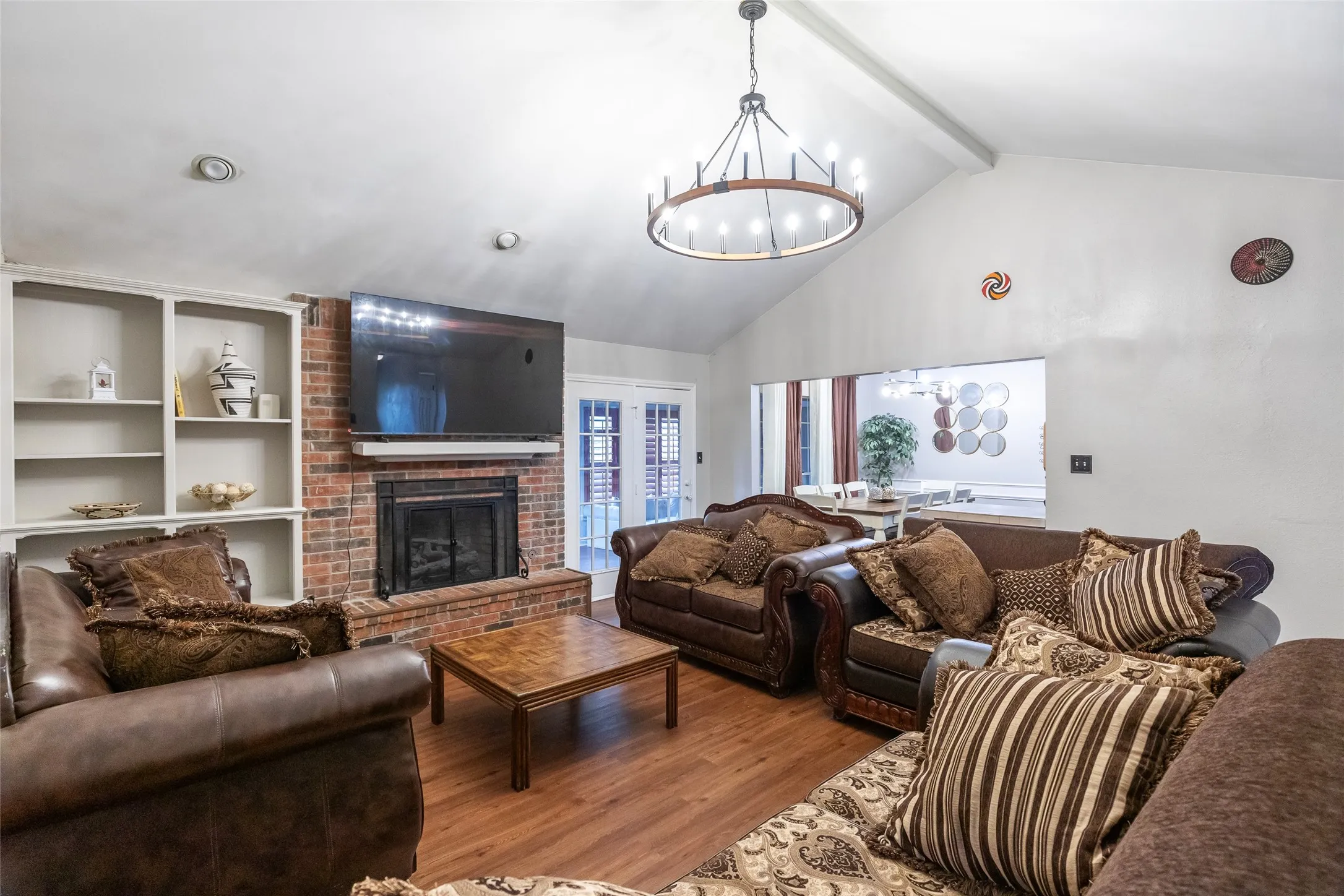 Single Family Residence For Rent in Taylor County , 857 Chaucer Drive, Abilene, Texas 79602, 5 Bedroom, 2 Bathroom, 2 Garage spaces, 2,044 Sqft, built in 1986, mls#21348776, Real Estate Agent in Abilene, Homes For Rent in Taylor county, Homes For Rent in Abilene, Realtor in Abilene Texas, Real Estate Brokerage Independent Realty Texas, Luminita Cordes Realtor
