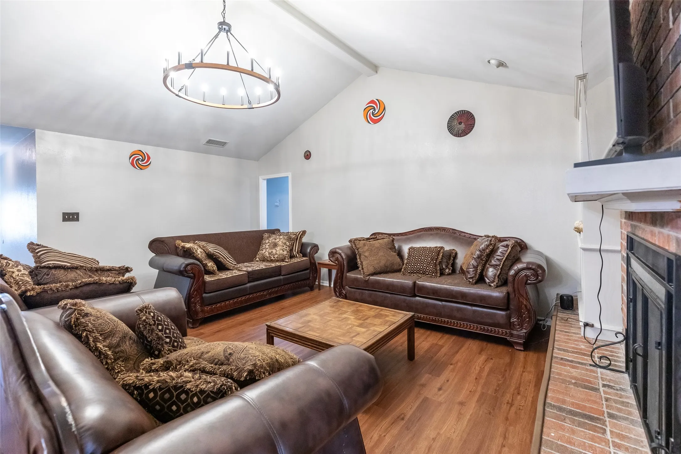 Single Family Residence For Rent in Taylor County , 857 Chaucer Drive, Abilene, Texas 79602, 5 Bedroom, 2 Bathroom, 2 Garage spaces, 2,044 Sqft, built in 1986, mls#21348776, Real Estate Agent in Abilene, Homes For Rent in Taylor county, Homes For Rent in Abilene, Realtor in Abilene Texas, Real Estate Brokerage Independent Realty Texas, Luminita Cordes Realtor