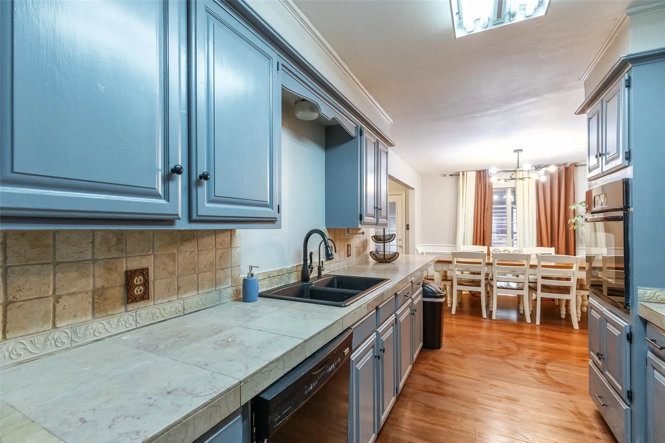 Single Family Residence For Rent in Taylor County , 857 Chaucer Drive, Abilene, Texas 79602, 5 Bedroom, 2 Bathroom, 2 Garage spaces, 2,044 Sqft, built in 1986, mls#21348776, Real Estate Agent in Abilene, Homes For Rent in Taylor county, Homes For Rent in Abilene, Realtor in Abilene Texas, Real Estate Brokerage Independent Realty Texas, Luminita Cordes Realtor