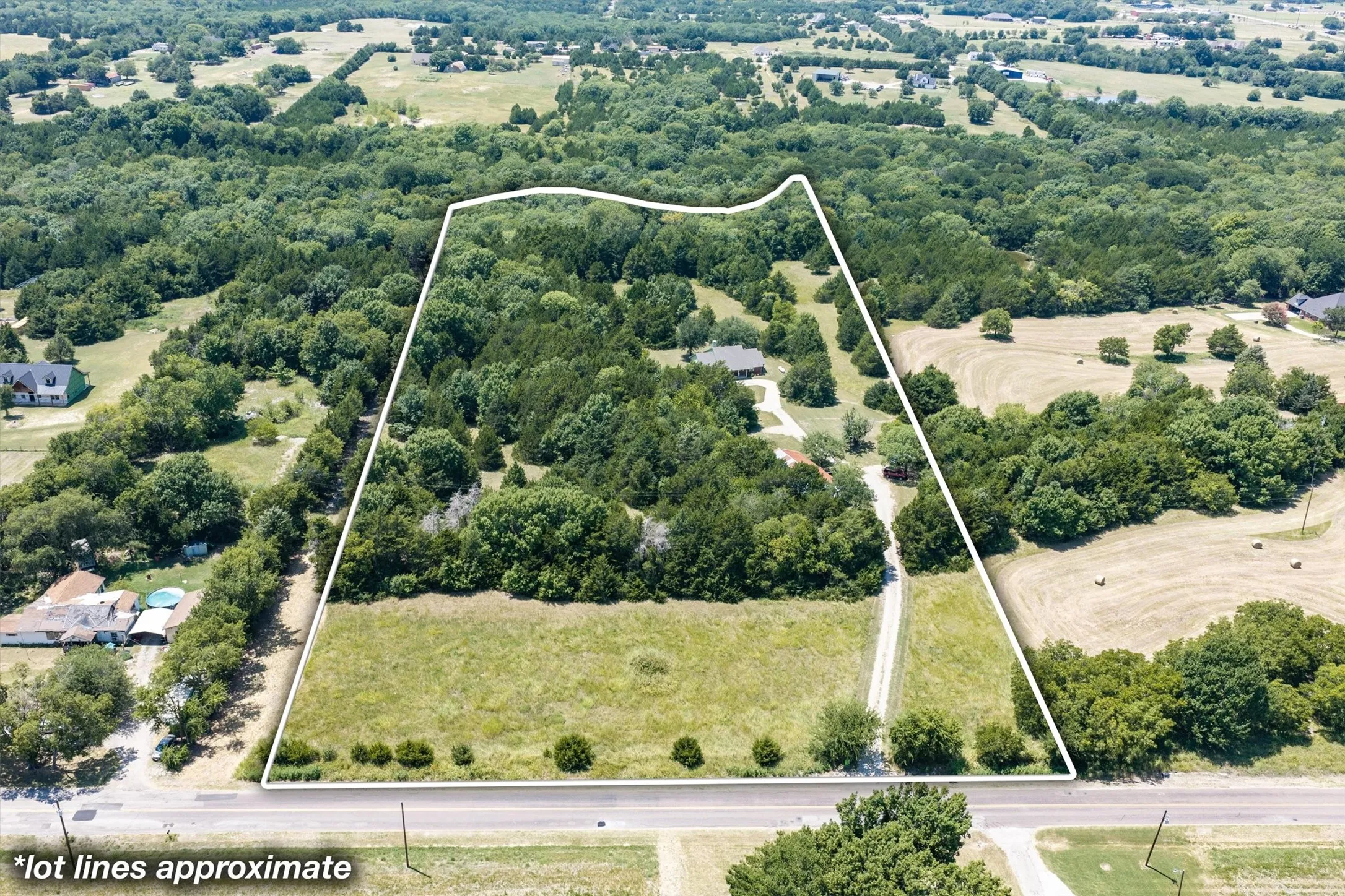 Single Family Residence For Sale in Collin County , 1625 County Road 561, Princeton, Texas 75407, 3 Bedrooms, 3 Bathrooms, Garage spaces, 1,666 Sqft, built in 1994, Price $945,000, mls#21349507, Real Estate Agent in Princeton, Homes For Sale in Collin county, Homes For Sale in Princeton, Realtor in Princeton Texas, Real Estate Brokerage Independent Realty Texas, Luminita Cordes Realtor
