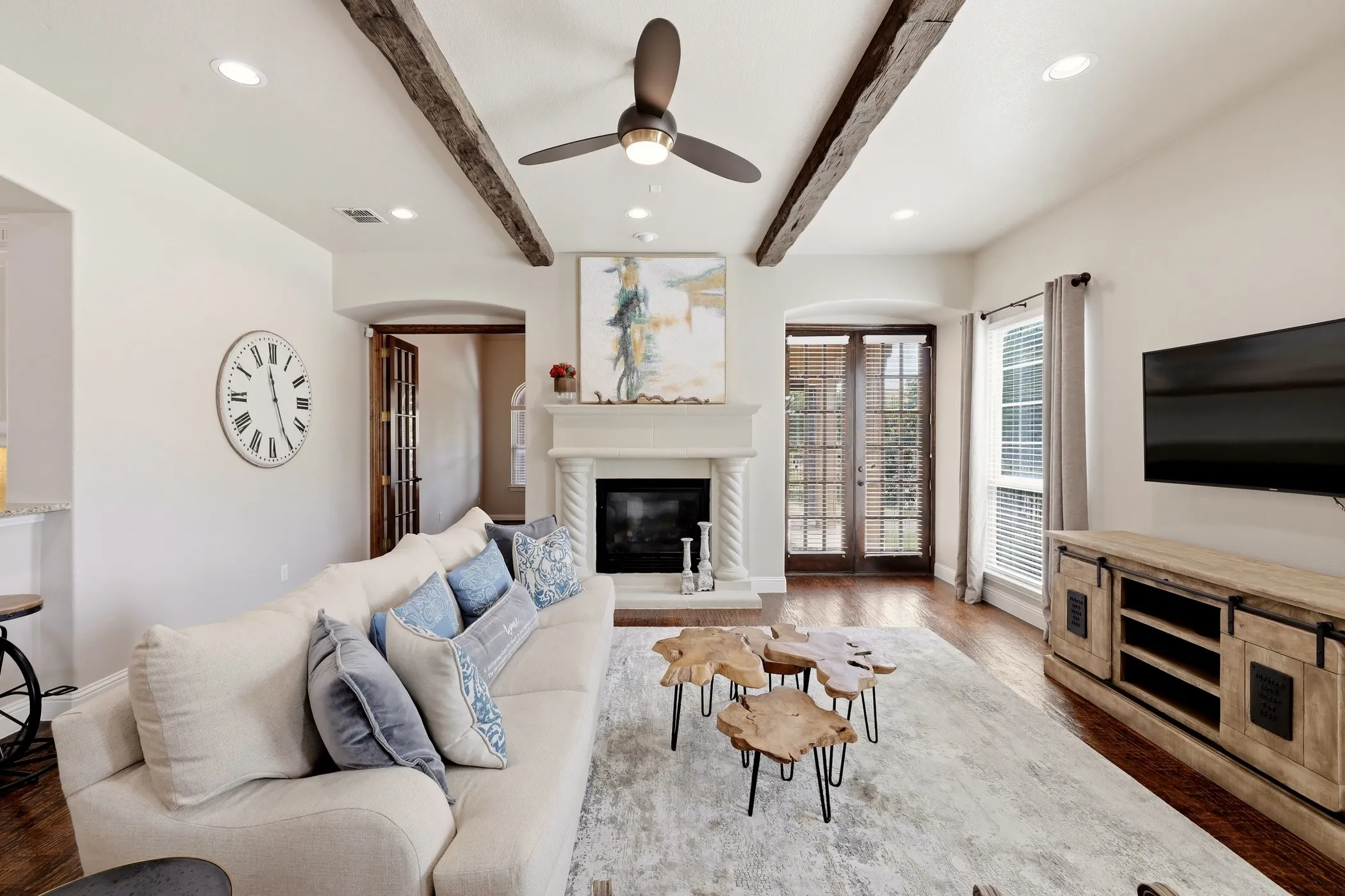 Single Family Residence For Sale in Dallas County , 1616 Camino Lago, Irving, Texas 75039, 4 Bedroom, 4 Bathroom, 2 Garage spaces, 3,800 Sqft, built in 2008, mls#21350972, Real Estate Agent in Irving, Homes For Sale in Dallas county, Homes For Sale in Irving, Realtor in Irving Texas, Real Estate Brokerage Independent Realty Texas, Luminita Cordes Realtor