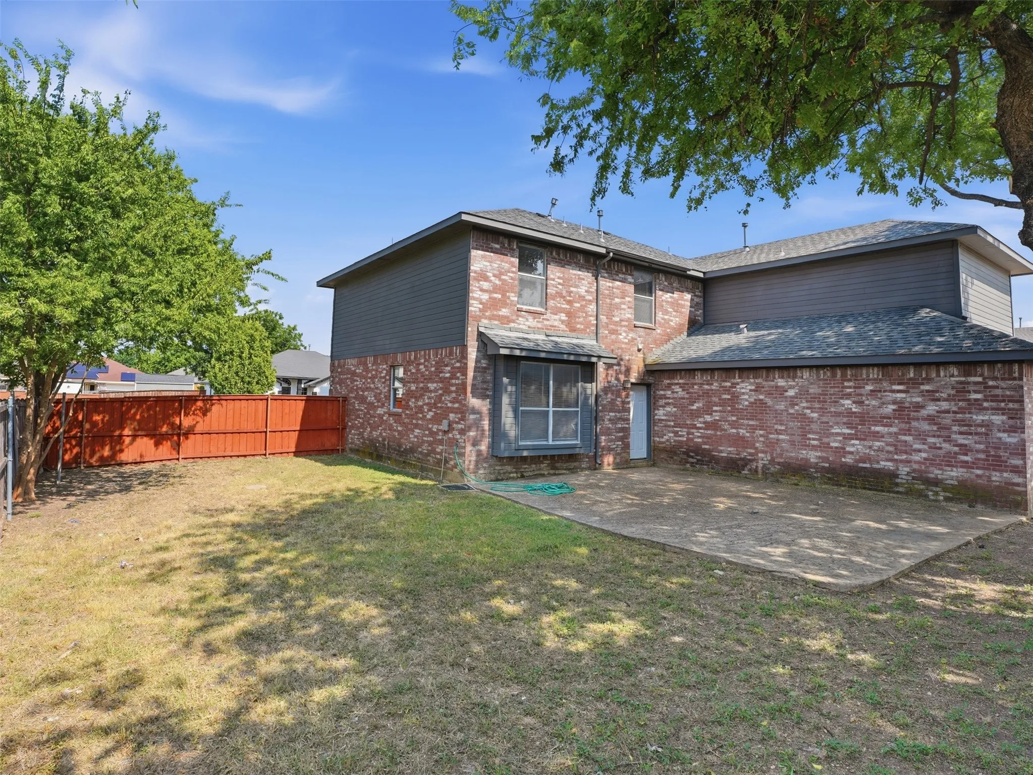 Single Family Residence For Sale in Dallas County , 1125 Urban Drive, De Soto, Texas 75115, 7 Bedroom, 4 Bathroom, 2 Garage spaces, 2,932 Sqft, built in 2000, mls#21351101, Real Estate Agent in De Soto, Homes For Sale in Dallas county, Homes For Sale in De Soto, Realtor in De Soto Texas, Real Estate Brokerage Independent Realty Texas, Luminita Cordes Realtor