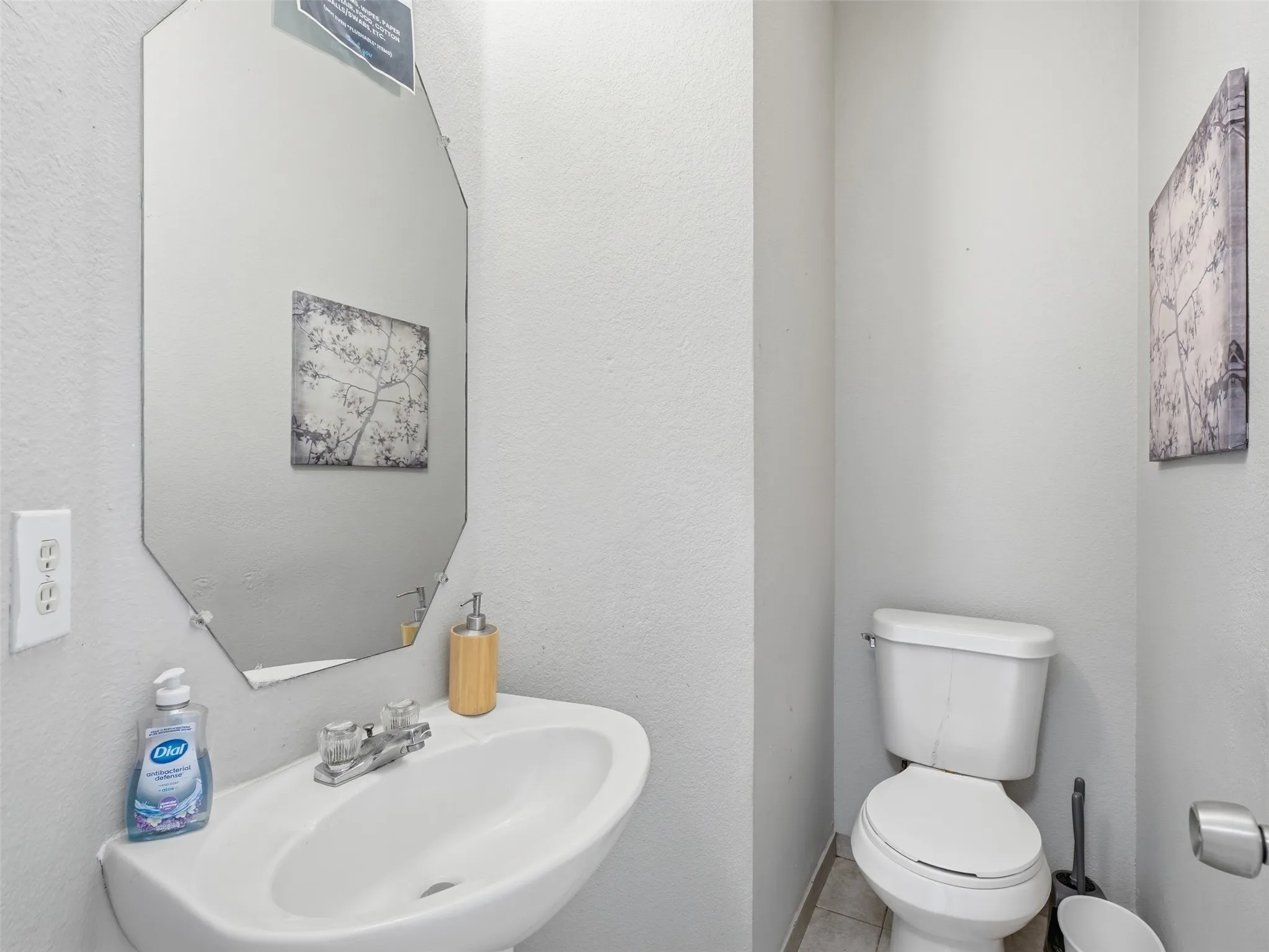 Single Family Residence For Sale in Dallas County , 1125 Urban Drive, De Soto, Texas 75115, 7 Bedroom, 4 Bathroom, 2 Garage spaces, 2,932 Sqft, built in 2000, mls#21351101, Real Estate Agent in De Soto, Homes For Sale in Dallas county, Homes For Sale in De Soto, Realtor in De Soto Texas, Real Estate Brokerage Independent Realty Texas, Luminita Cordes Realtor