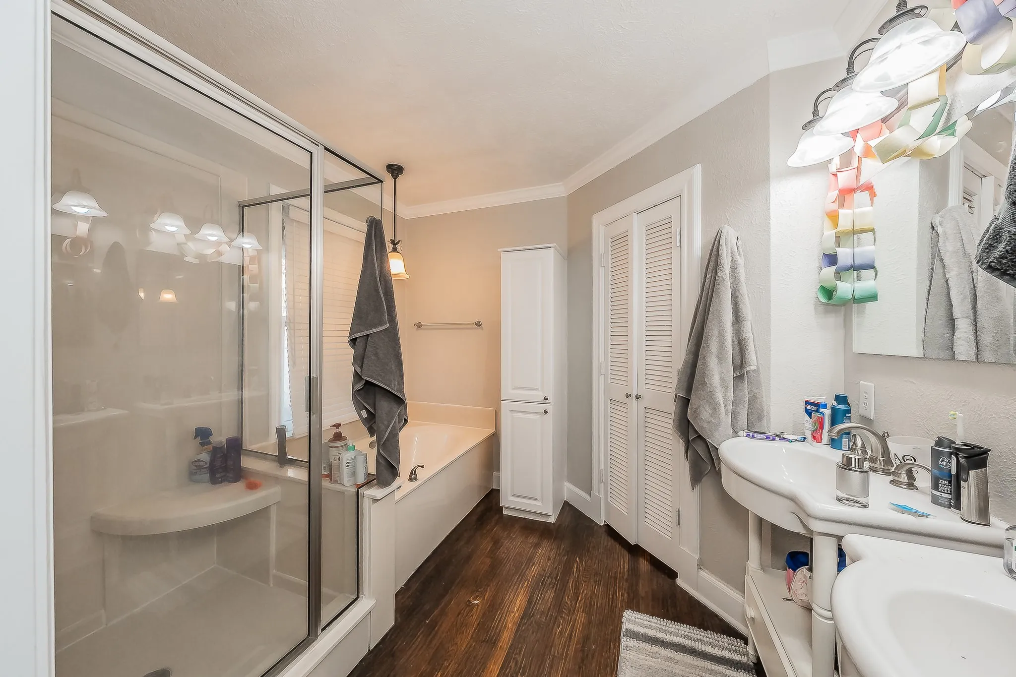 Single Family Residence For Sale in Tarrant County , 3257 Greene Avenue, Fort Worth, Texas 76109, 3 Bedroom, 2 Bathroom, 3 Garage spaces, 2,224 Sqft, built in 1932, Price $621,500, mls#21349198, Real Estate Agent in Fort Worth, Homes For Sale in Tarrant county, Homes For Sale in Fort Worth, Realtor in Fort Worth Texas, Real Estate Brokerage Independent Realty Texas, Luminita Cordes Realtor