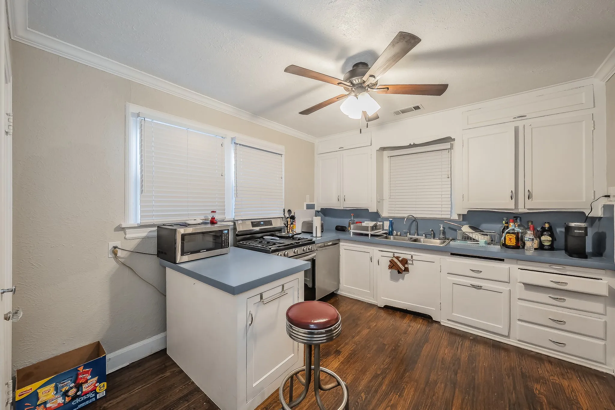 Single Family Residence For Sale in Tarrant County , 3257 Greene Avenue, Fort Worth, Texas 76109, 3 Bedroom, 2 Bathroom, 3 Garage spaces, 2,224 Sqft, built in 1932, Price $621,500, mls#21349198, Real Estate Agent in Fort Worth, Homes For Sale in Tarrant county, Homes For Sale in Fort Worth, Realtor in Fort Worth Texas, Real Estate Brokerage Independent Realty Texas, Luminita Cordes Realtor