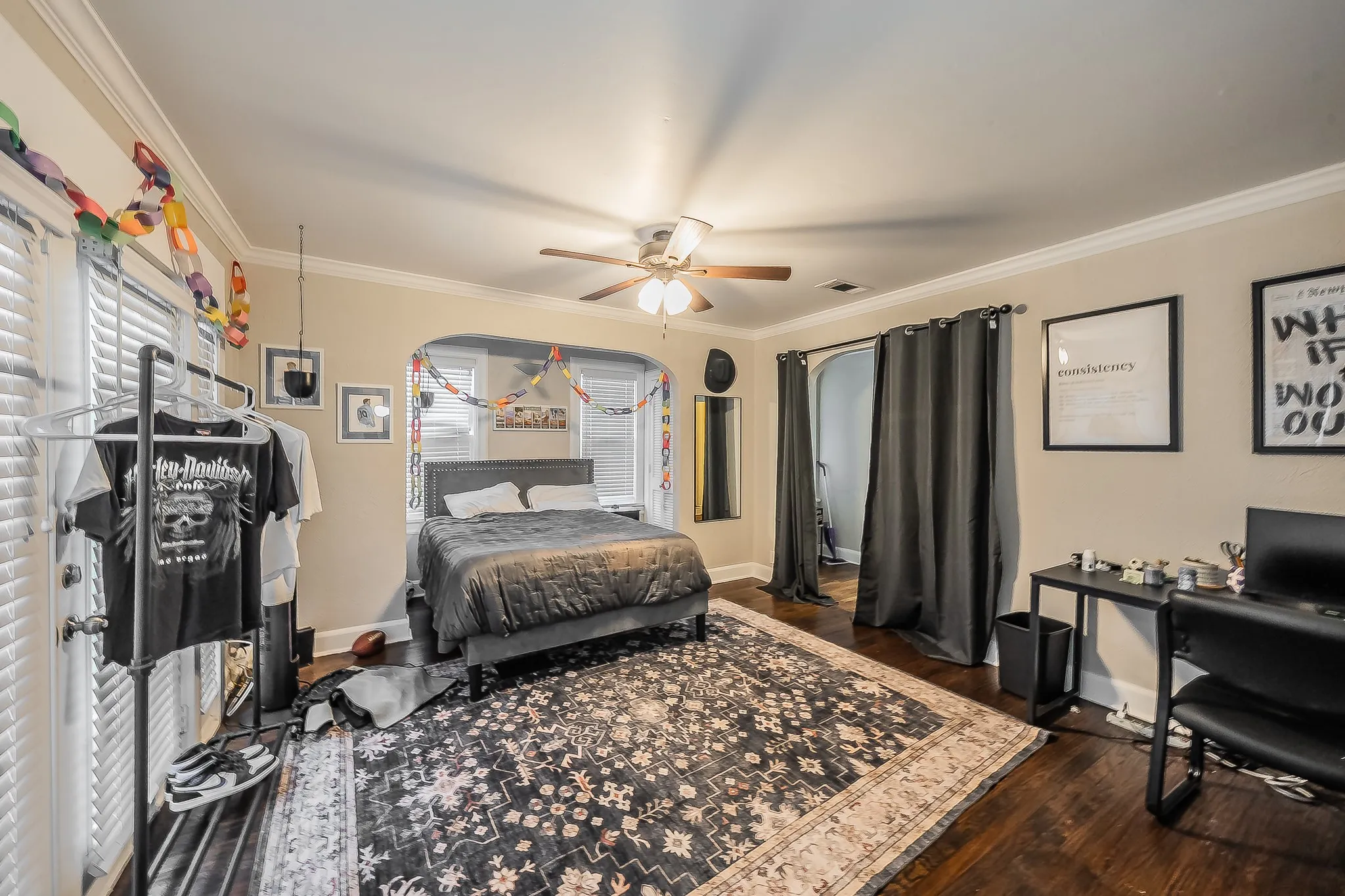 Single Family Residence For Sale in Tarrant County , 3257 Greene Avenue, Fort Worth, Texas 76109, 3 Bedroom, 2 Bathroom, 3 Garage spaces, 2,224 Sqft, built in 1932, Price $621,500, mls#21349198, Real Estate Agent in Fort Worth, Homes For Sale in Tarrant county, Homes For Sale in Fort Worth, Realtor in Fort Worth Texas, Real Estate Brokerage Independent Realty Texas, Luminita Cordes Realtor