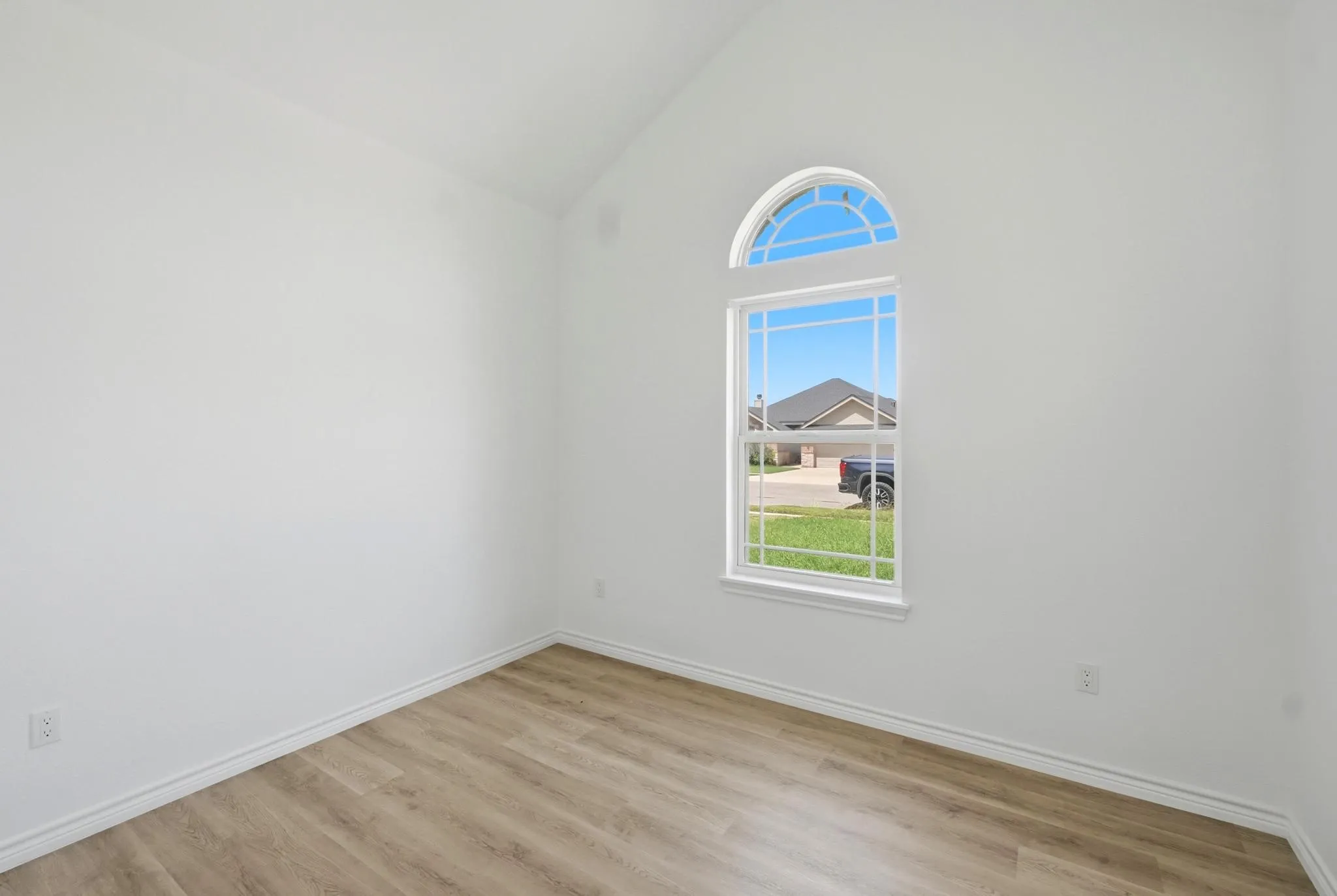 Single Family Residence For Sale in Taylor County , 5117 Spring Creek Road, Abilene, Texas 79602, 3 Bedroom, 2 Bathroom, 2 Garage spaces, 1,518 Sqft, built in 2011, mls#21351144, Real Estate Agent in Abilene, Homes For Sale in Taylor county, Homes For Sale in Abilene, Realtor in Abilene Texas, Real Estate Brokerage Independent Realty Texas, Luminita Cordes Realtor