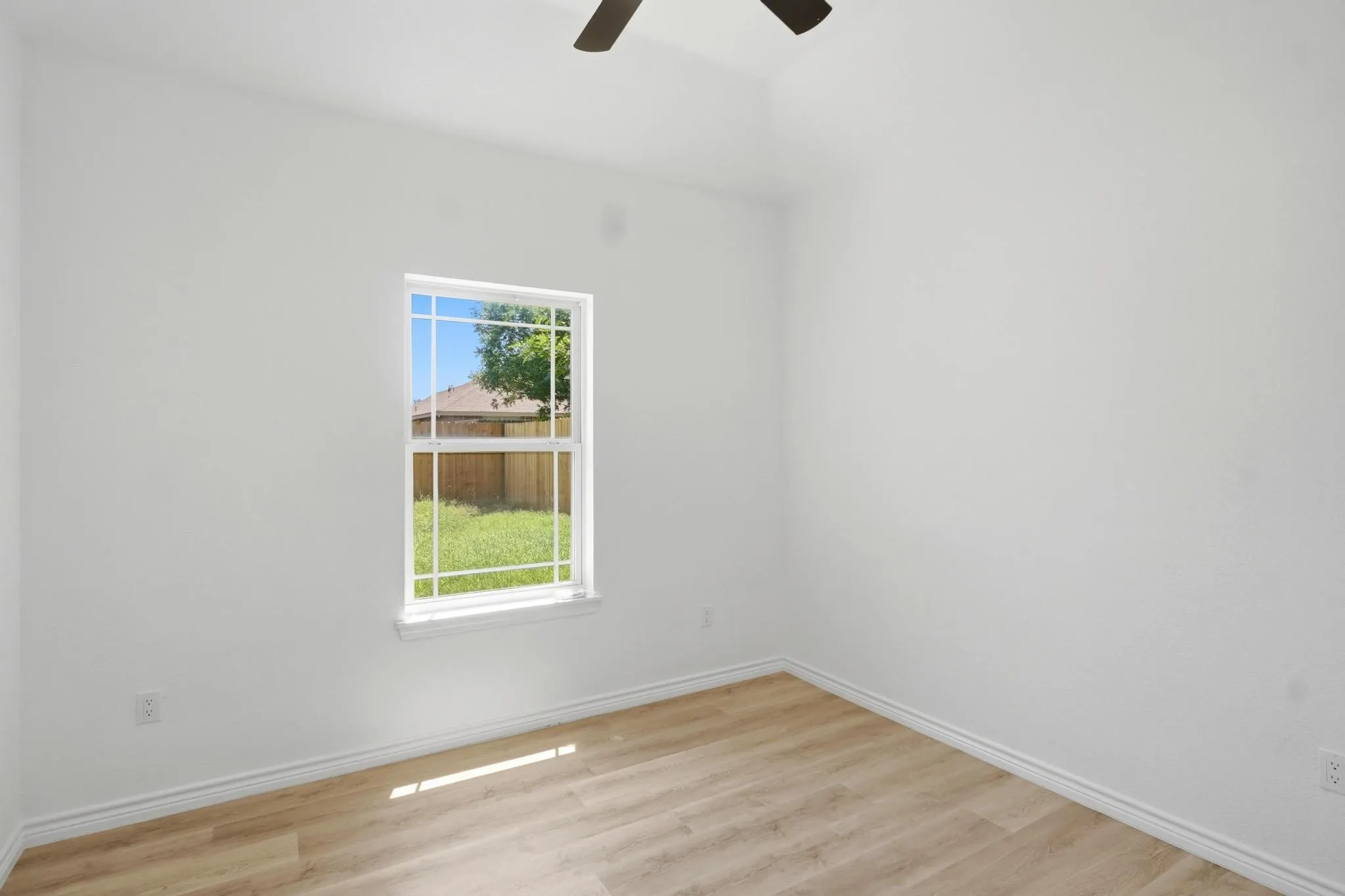 Single Family Residence For Sale in Taylor County , 5117 Spring Creek Road, Abilene, Texas 79602, 3 Bedroom, 2 Bathroom, 2 Garage spaces, 1,518 Sqft, built in 2011, mls#21351144, Real Estate Agent in Abilene, Homes For Sale in Taylor county, Homes For Sale in Abilene, Realtor in Abilene Texas, Real Estate Brokerage Independent Realty Texas, Luminita Cordes Realtor