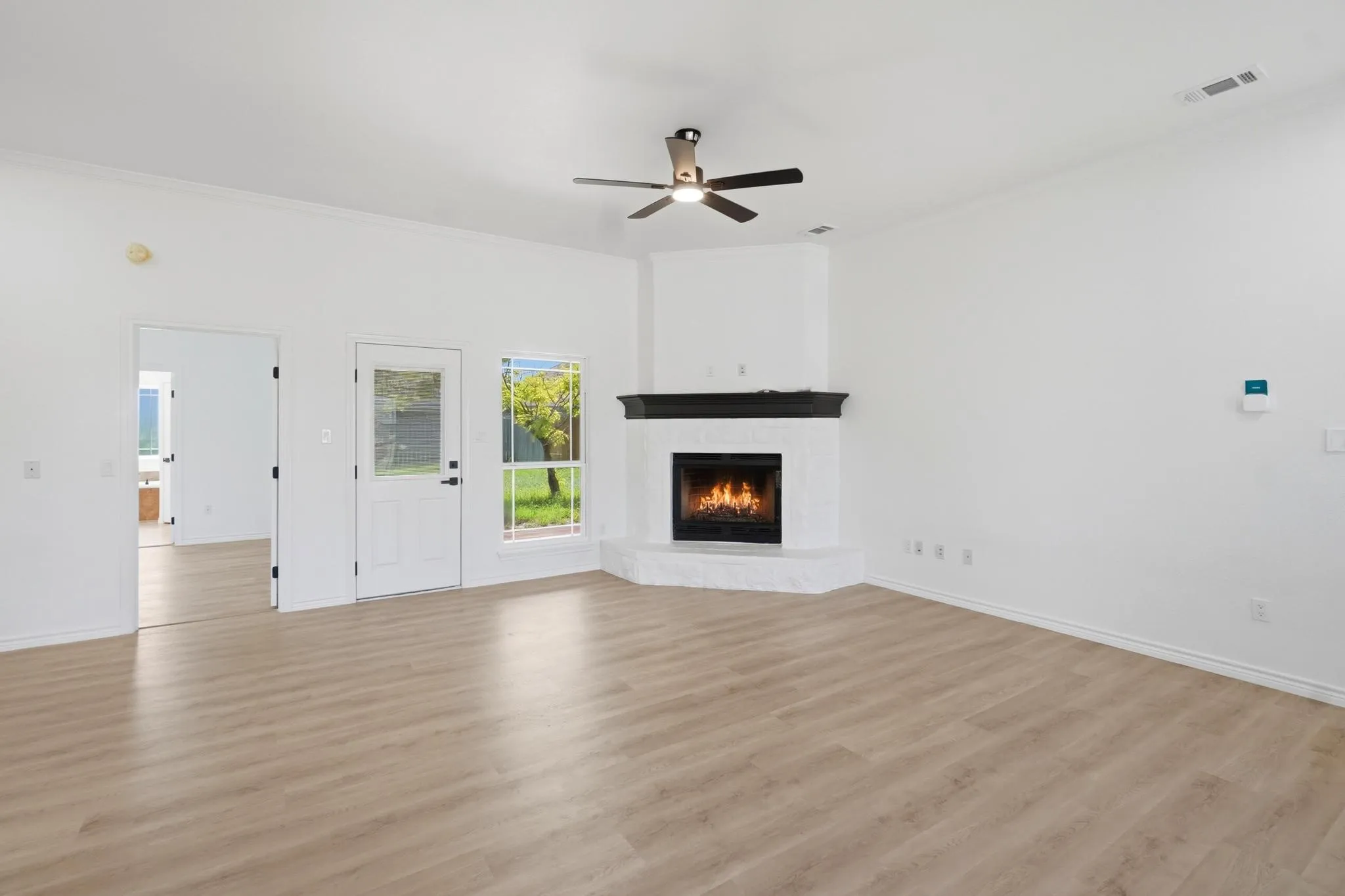 Single Family Residence For Sale in Taylor County , 5117 Spring Creek Road, Abilene, Texas 79602, 3 Bedroom, 2 Bathroom, 2 Garage spaces, 1,518 Sqft, built in 2011, mls#21351144, Real Estate Agent in Abilene, Homes For Sale in Taylor county, Homes For Sale in Abilene, Realtor in Abilene Texas, Real Estate Brokerage Independent Realty Texas, Luminita Cordes Realtor