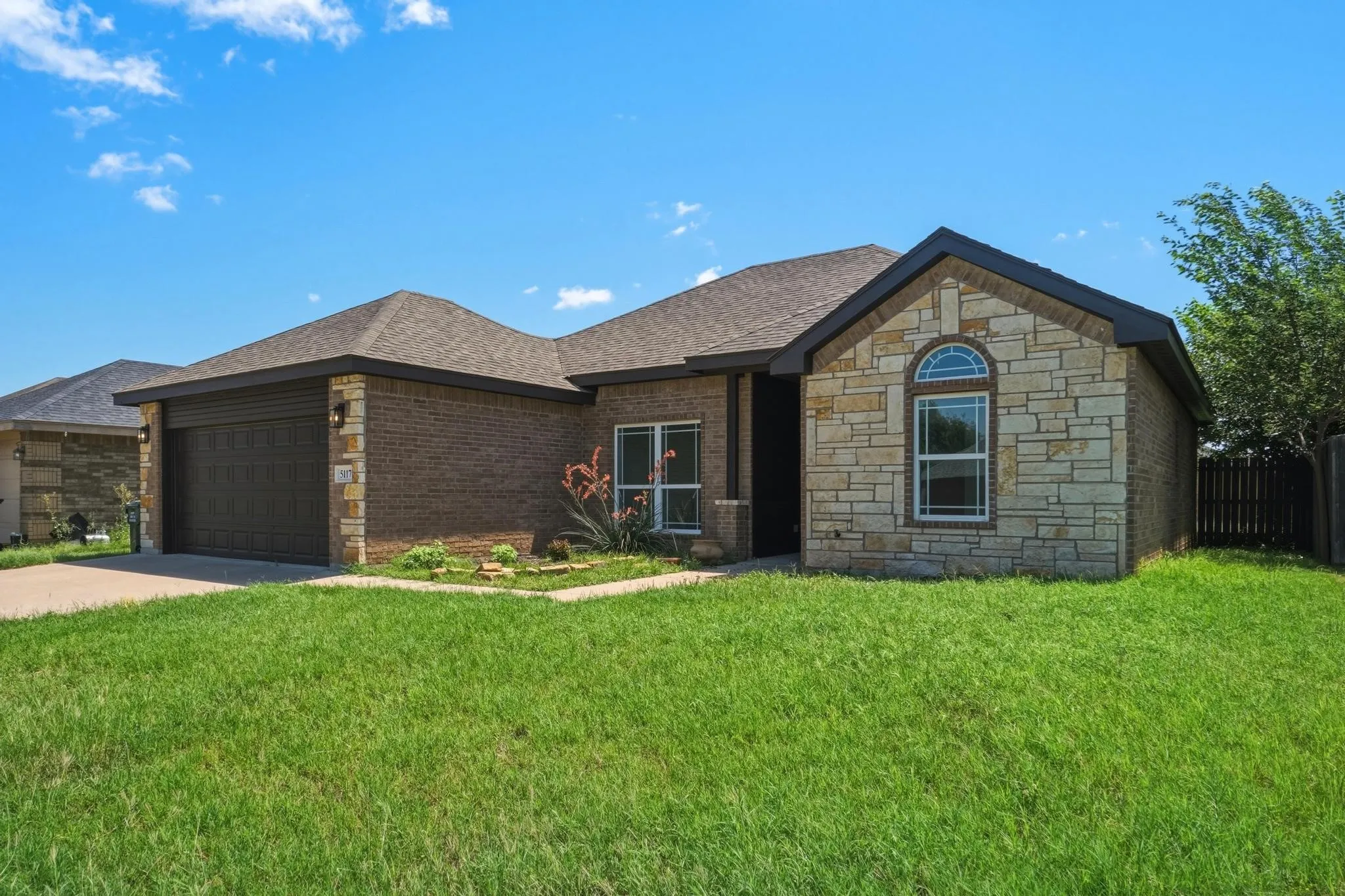 Single Family Residence For Sale in Taylor County , 5117 Spring Creek Road, Abilene, Texas 79602, 3 Bedroom, 2 Bathroom, 2 Garage spaces, 1,518 Sqft, built in 2011, mls#21351144, Real Estate Agent in Abilene, Homes For Sale in Taylor county, Homes For Sale in Abilene, Realtor in Abilene Texas, Real Estate Brokerage Independent Realty Texas, Luminita Cordes Realtor