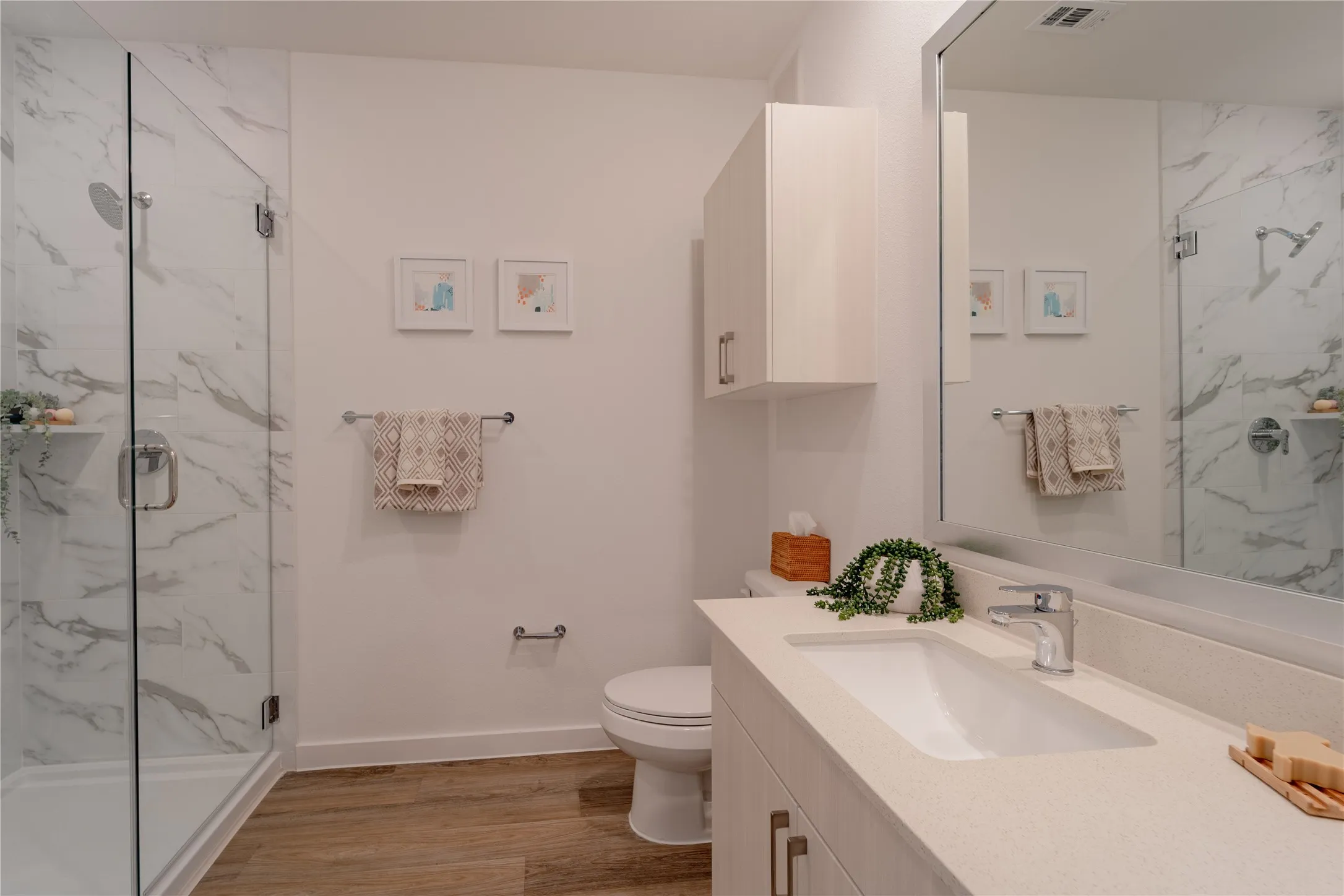 Apartment For Rent in Dallas County , 105 S Bishop Avenue 227-1320, Dallas, Texas 75208, 1 Bedroom, 1 Bathroom, 1 Garage spaces, 599 Sqft, built in 2022, mls#21351147, Real Estate Agent in Dallas, Homes For Rent in Dallas county, Homes For Rent in Dallas, Realtor in Dallas Texas, Real Estate Brokerage Independent Realty Texas, Luminita Cordes Realtor