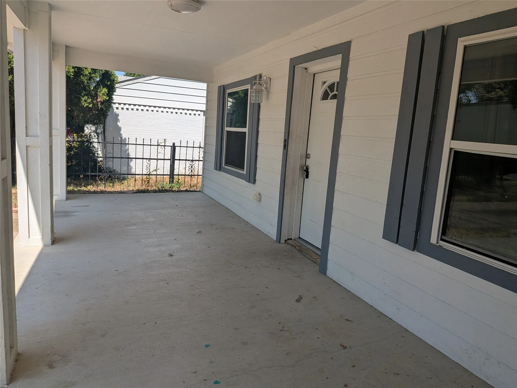 Single Family Residence For Sale in Dallas County , 2407 El Capitan Drive, Dallas, Texas 75228, 3 Bedroom, 1 Bathroom, Garage spaces, 1,200 Sqft, built in 1955, mls#21351143, Real Estate Agent in Dallas, Homes For Sale in Dallas county, Homes For Sale in Dallas, Realtor in Dallas Texas, Real Estate Brokerage Independent Realty Texas, Luminita Cordes Realtor