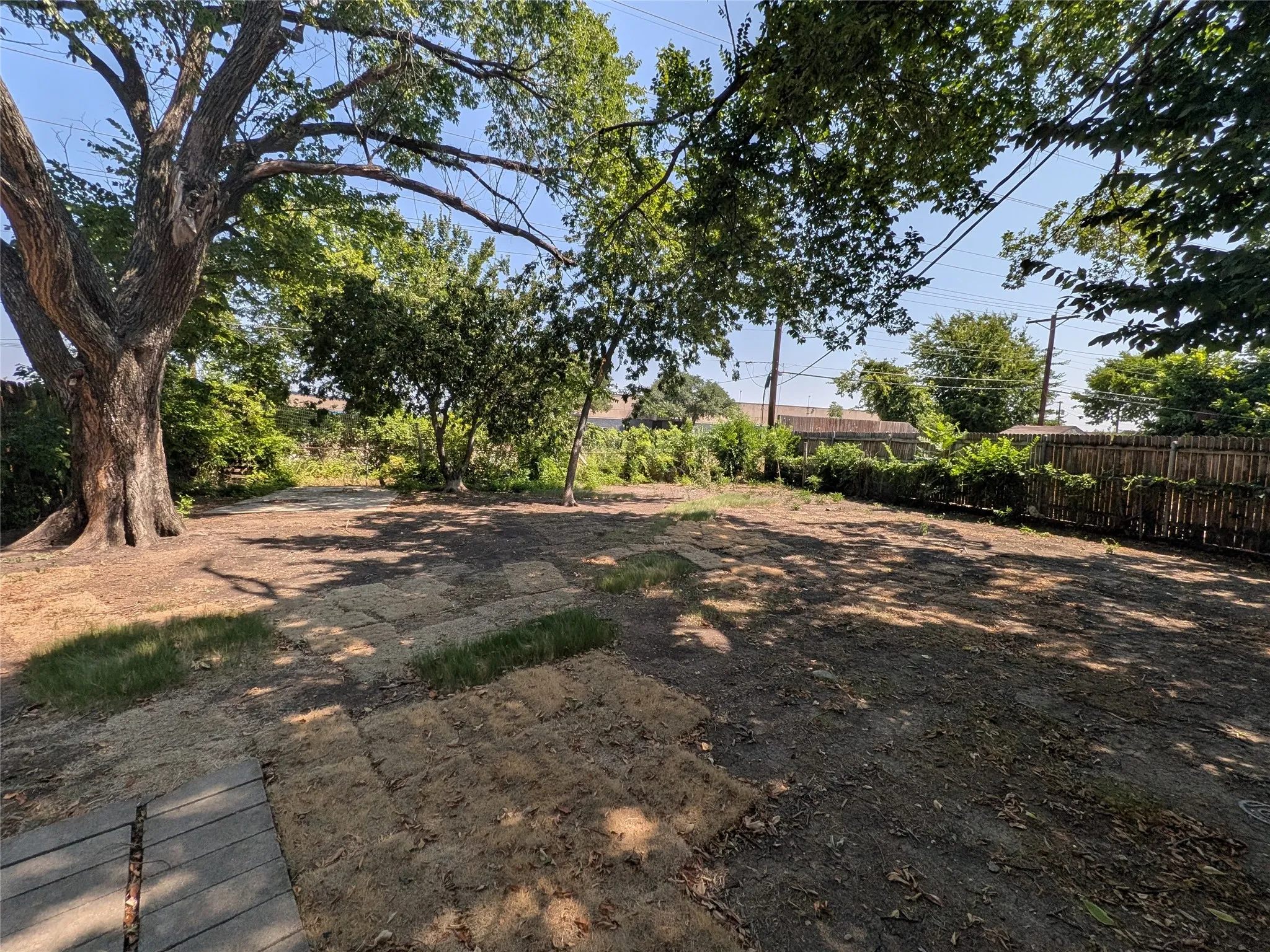 Single Family Residence For Sale in Dallas County , 2407 El Capitan Drive, Dallas, Texas 75228, 3 Bedroom, 1 Bathroom, Garage spaces, 1,200 Sqft, built in 1955, mls#21351143, Real Estate Agent in Dallas, Homes For Sale in Dallas county, Homes For Sale in Dallas, Realtor in Dallas Texas, Real Estate Brokerage Independent Realty Texas, Luminita Cordes Realtor
