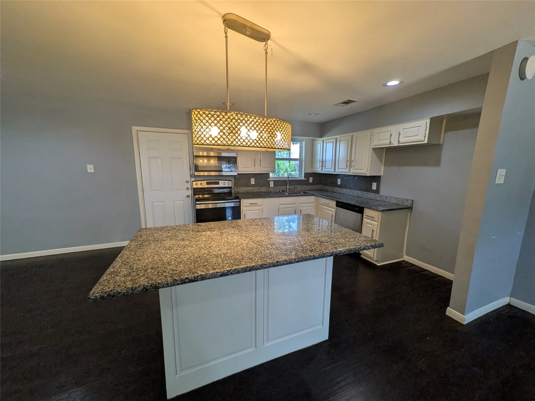 Single Family Residence For Sale in Dallas County , 2407 El Capitan Drive, Dallas, Texas 75228, 3 Bedroom, 1 Bathroom, Garage spaces, 1,200 Sqft, built in 1955, mls#21351143, Real Estate Agent in Dallas, Homes For Sale in Dallas county, Homes For Sale in Dallas, Realtor in Dallas Texas, Real Estate Brokerage Independent Realty Texas, Luminita Cordes Realtor