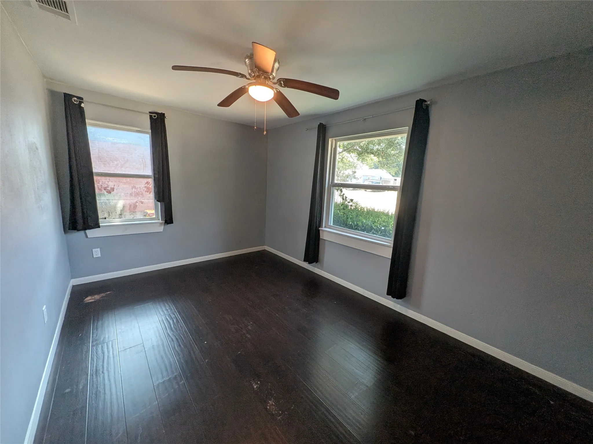 Single Family Residence For Sale in Dallas County , 2407 El Capitan Drive, Dallas, Texas 75228, 3 Bedroom, 1 Bathroom, Garage spaces, 1,200 Sqft, built in 1955, mls#21351143, Real Estate Agent in Dallas, Homes For Sale in Dallas county, Homes For Sale in Dallas, Realtor in Dallas Texas, Real Estate Brokerage Independent Realty Texas, Luminita Cordes Realtor