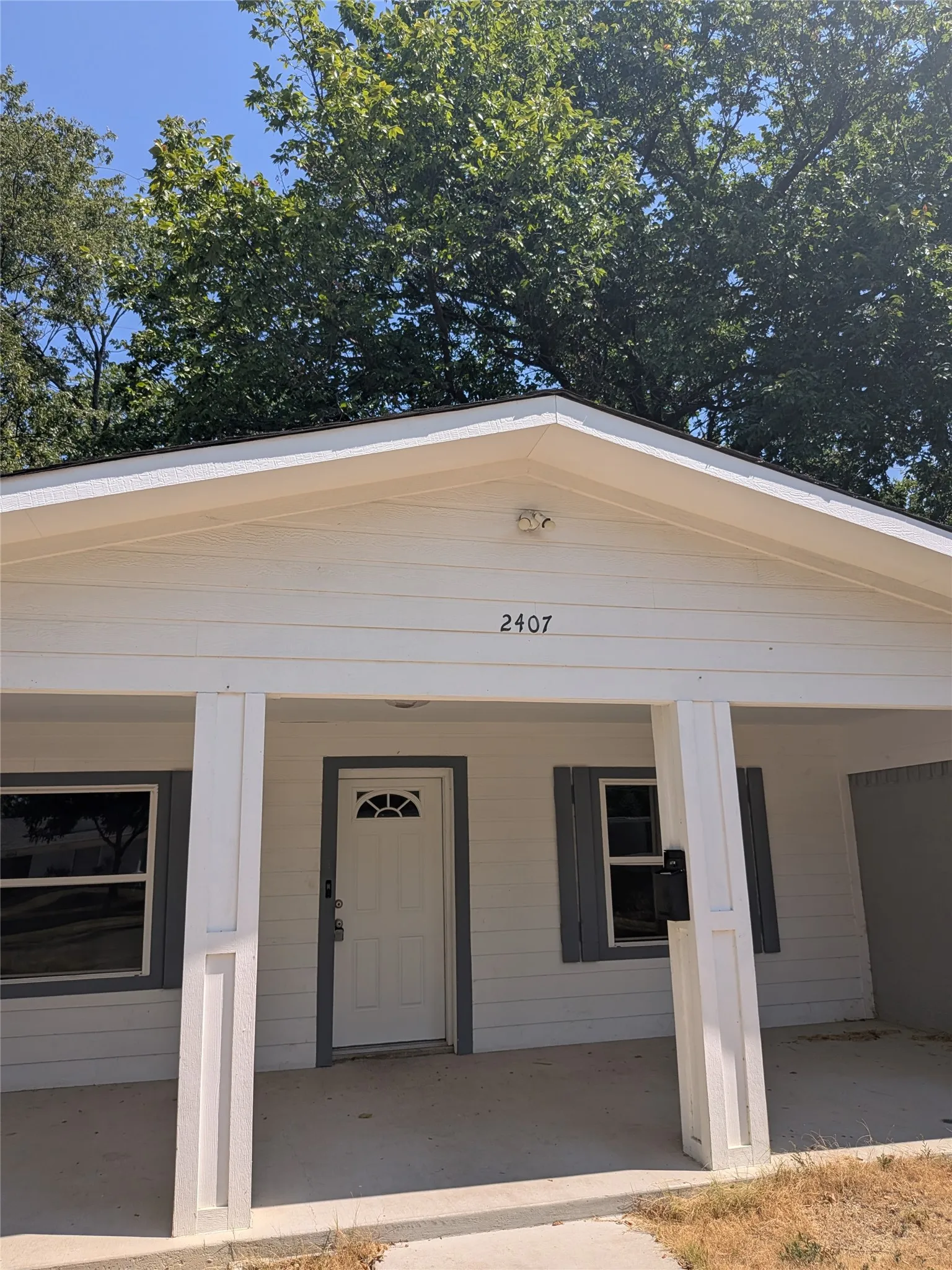 Single Family Residence For Sale in Dallas County , 2407 El Capitan Drive, Dallas, Texas 75228, 3 Bedroom, 1 Bathroom, Garage spaces, 1,200 Sqft, built in 1955, mls#21351143, Real Estate Agent in Dallas, Homes For Sale in Dallas county, Homes For Sale in Dallas, Realtor in Dallas Texas, Real Estate Brokerage Independent Realty Texas, Luminita Cordes Realtor