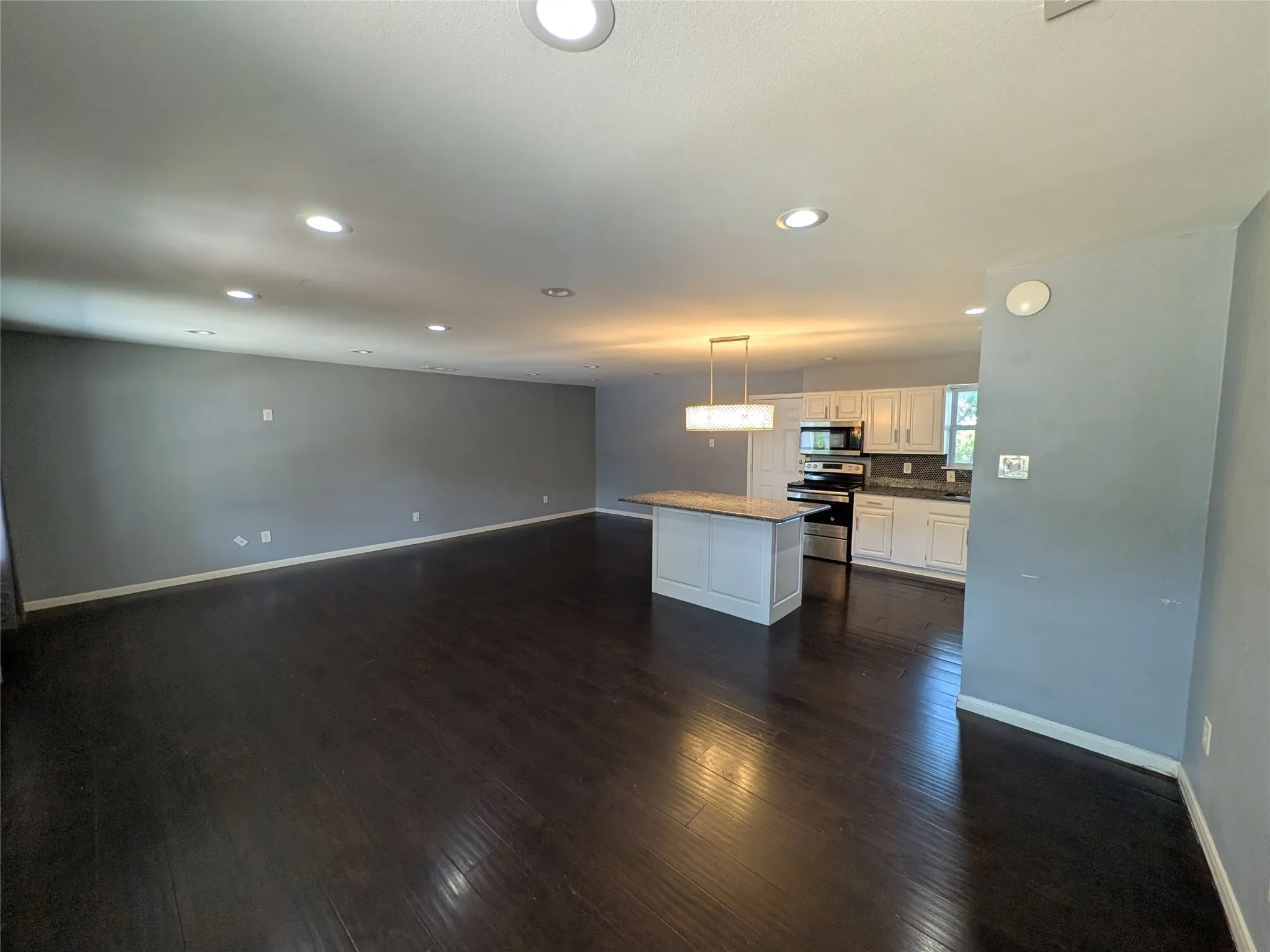 Single Family Residence For Sale in Dallas County , 2407 El Capitan Drive, Dallas, Texas 75228, 3 Bedroom, 1 Bathroom, Garage spaces, 1,200 Sqft, built in 1955, mls#21351143, Real Estate Agent in Dallas, Homes For Sale in Dallas county, Homes For Sale in Dallas, Realtor in Dallas Texas, Real Estate Brokerage Independent Realty Texas, Luminita Cordes Realtor