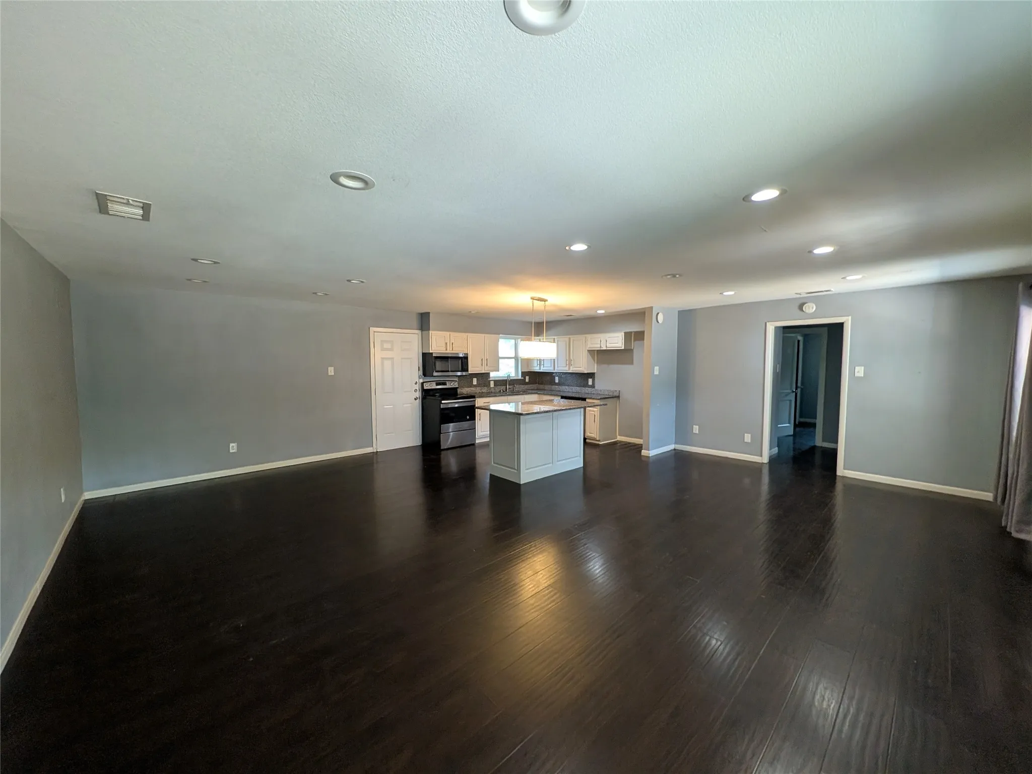 Single Family Residence For Sale in Dallas County , 2407 El Capitan Drive, Dallas, Texas 75228, 3 Bedroom, 1 Bathroom, Garage spaces, 1,200 Sqft, built in 1955, mls#21351143, Real Estate Agent in Dallas, Homes For Sale in Dallas county, Homes For Sale in Dallas, Realtor in Dallas Texas, Real Estate Brokerage Independent Realty Texas, Luminita Cordes Realtor