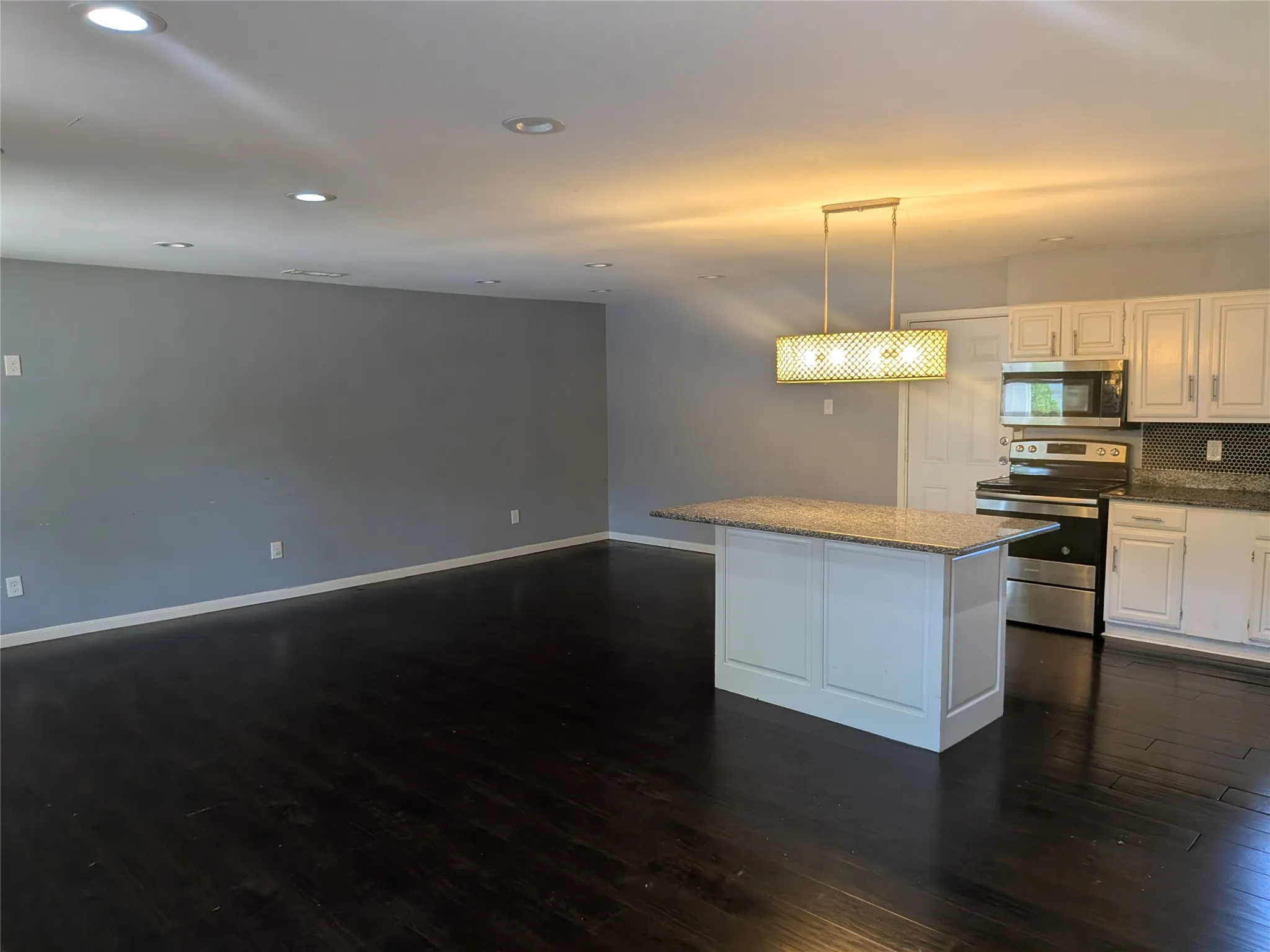 Single Family Residence For Sale in Dallas County , 2407 El Capitan Drive, Dallas, Texas 75228, 3 Bedroom, 1 Bathroom, Garage spaces, 1,200 Sqft, built in 1955, mls#21351143, Real Estate Agent in Dallas, Homes For Sale in Dallas county, Homes For Sale in Dallas, Realtor in Dallas Texas, Real Estate Brokerage Independent Realty Texas, Luminita Cordes Realtor