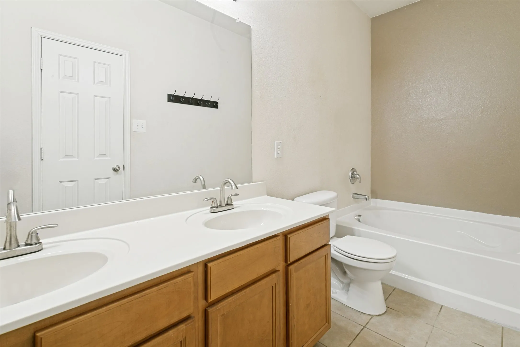 Single Family Residence For Sale in Tarrant County , 8824 Noontide Drive, Fort Worth, Texas 76179, 3 Bedroom, 2 Bathroom, 2 Garage spaces, 1,662 Sqft, built in 2007, mls#21351152, Real Estate Agent in Fort Worth, Homes For Sale in Tarrant county, Homes For Sale in Fort Worth, Realtor in Fort Worth Texas, Real Estate Brokerage Independent Realty Texas, Luminita Cordes Realtor