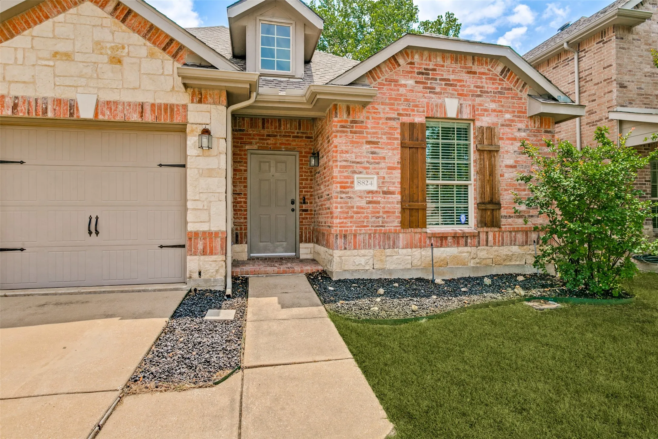 Single Family Residence For Sale in Tarrant County , 8824 Noontide Drive, Fort Worth, Texas 76179, 3 Bedroom, 2 Bathroom, 2 Garage spaces, 1,662 Sqft, built in 2007, mls#21351152, Real Estate Agent in Fort Worth, Homes For Sale in Tarrant county, Homes For Sale in Fort Worth, Realtor in Fort Worth Texas, Real Estate Brokerage Independent Realty Texas, Luminita Cordes Realtor