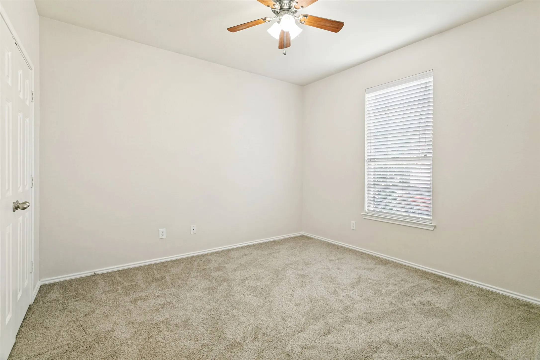 Single Family Residence For Sale in Tarrant County , 8824 Noontide Drive, Fort Worth, Texas 76179, 3 Bedroom, 2 Bathroom, 2 Garage spaces, 1,662 Sqft, built in 2007, mls#21351152, Real Estate Agent in Fort Worth, Homes For Sale in Tarrant county, Homes For Sale in Fort Worth, Realtor in Fort Worth Texas, Real Estate Brokerage Independent Realty Texas, Luminita Cordes Realtor