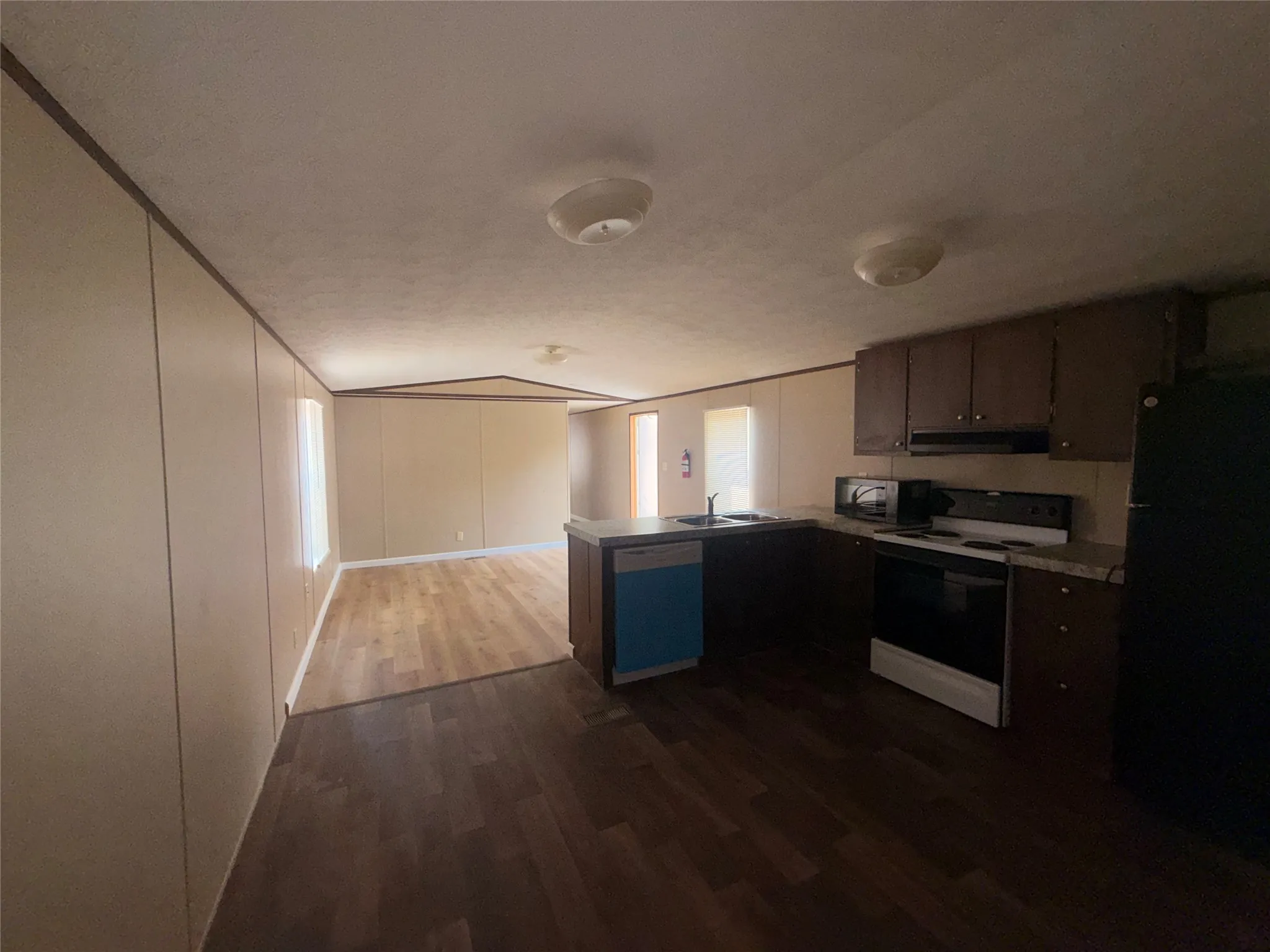 Mobile Home For Rent in Dallas County , 541 Simmons Way 2, Cedar Hill, Texas 75104, 3 Bedroom, 2 Bathroom, Garage spaces, 1,216 Sqft, built in 1999, mls#21350388, Real Estate Agent in Cedar Hill, Homes For Rent in Dallas county, Homes For Rent in Cedar Hill, Realtor in Cedar Hill Texas, Real Estate Brokerage Independent Realty Texas, Luminita Cordes Realtor