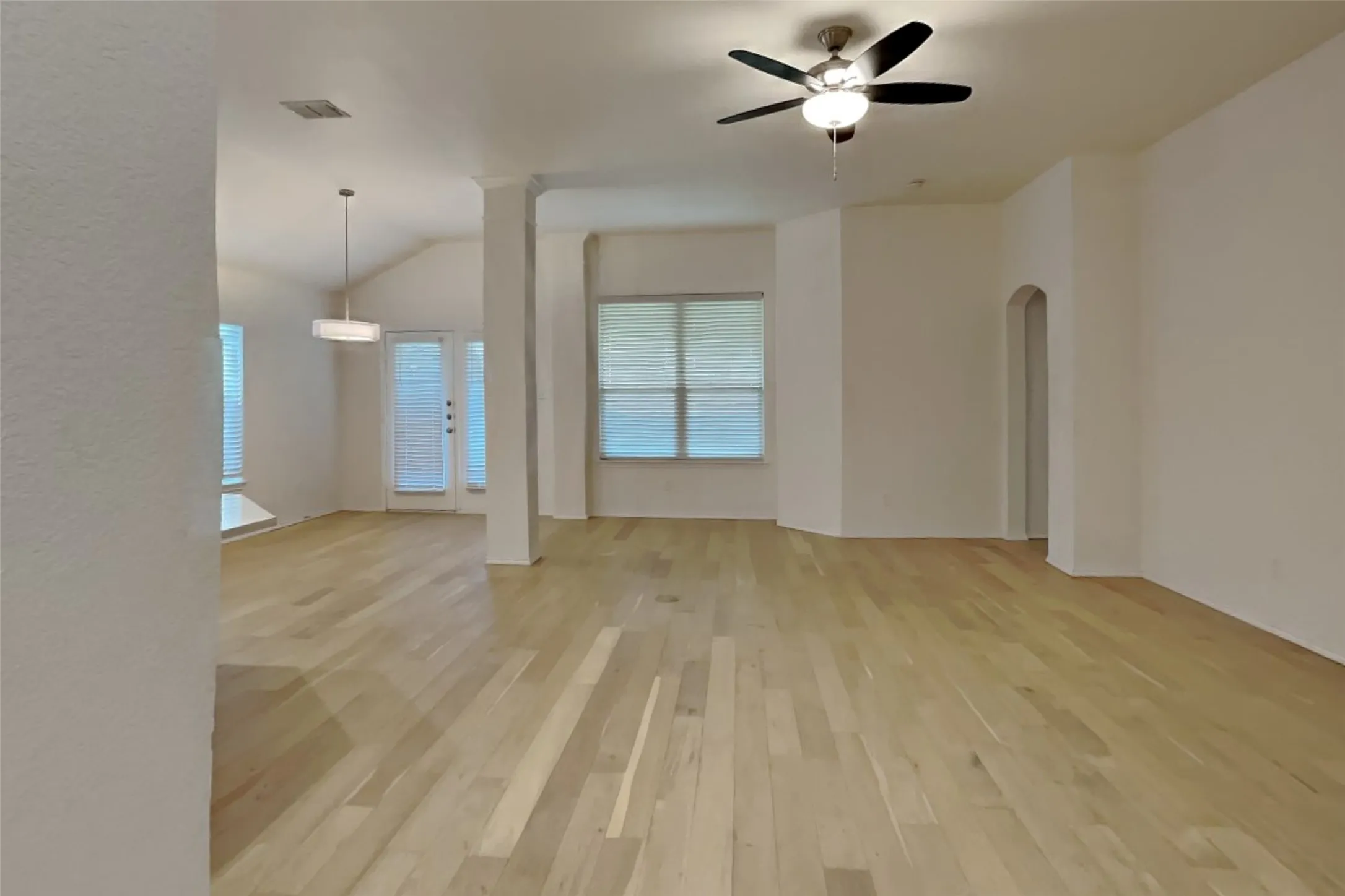Single Family Residence For Rent in Rockwall County , 405 Hackberry Drive, Fate, Texas 75087, 3 Bedroom, 2 Bathroom, 2 Garage spaces, 2,075 Sqft, built in 2005, mls#21351171, Real Estate Agent in Fate, Homes For Rent in Rockwall county, Homes For Rent in Fate, Realtor in Fate Texas, Real Estate Brokerage Independent Realty Texas, Luminita Cordes Realtor