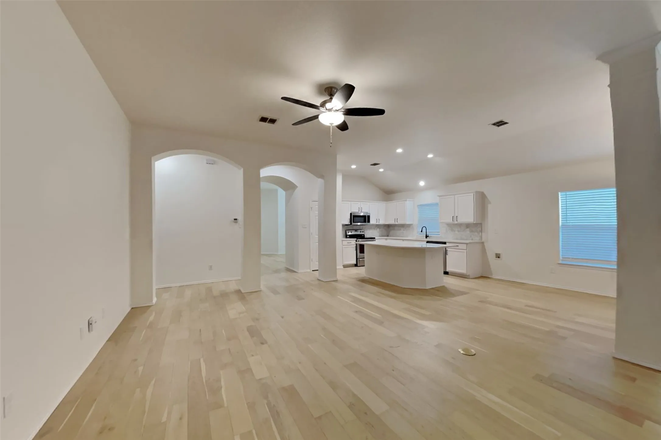 Single Family Residence For Rent in Rockwall County , 405 Hackberry Drive, Fate, Texas 75087, 3 Bedroom, 2 Bathroom, 2 Garage spaces, 2,075 Sqft, built in 2005, mls#21351171, Real Estate Agent in Fate, Homes For Rent in Rockwall county, Homes For Rent in Fate, Realtor in Fate Texas, Real Estate Brokerage Independent Realty Texas, Luminita Cordes Realtor