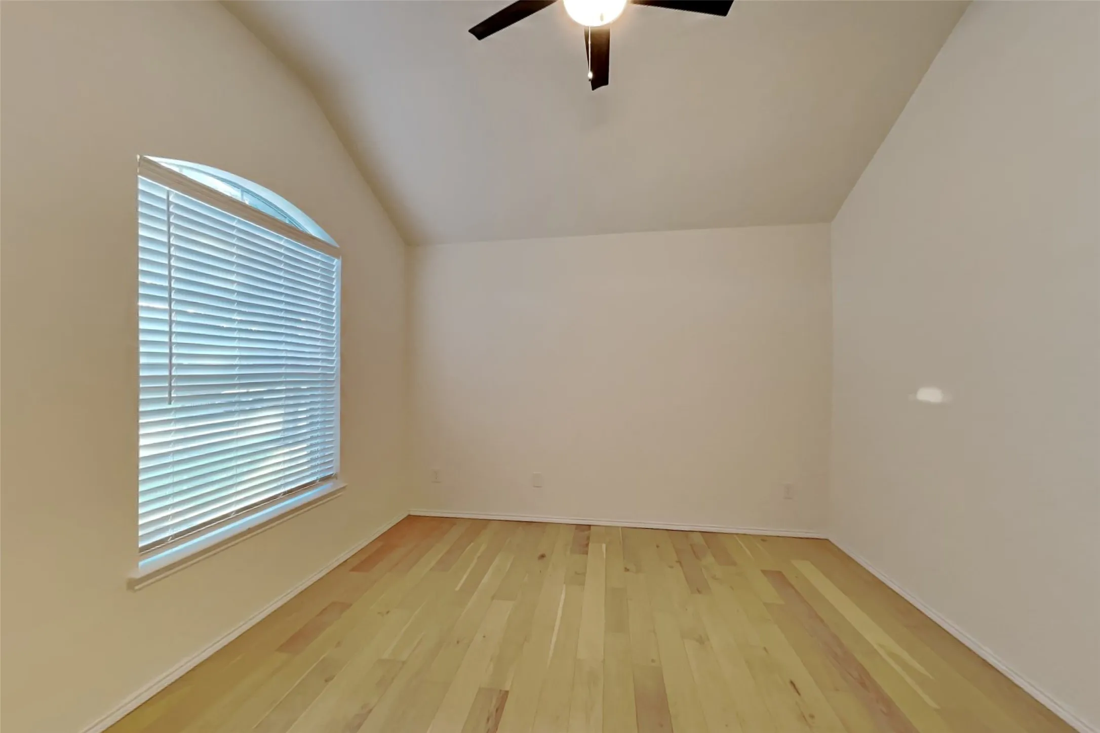 Single Family Residence For Rent in Rockwall County , 405 Hackberry Drive, Fate, Texas 75087, 3 Bedroom, 2 Bathroom, 2 Garage spaces, 2,075 Sqft, built in 2005, mls#21351171, Real Estate Agent in Fate, Homes For Rent in Rockwall county, Homes For Rent in Fate, Realtor in Fate Texas, Real Estate Brokerage Independent Realty Texas, Luminita Cordes Realtor