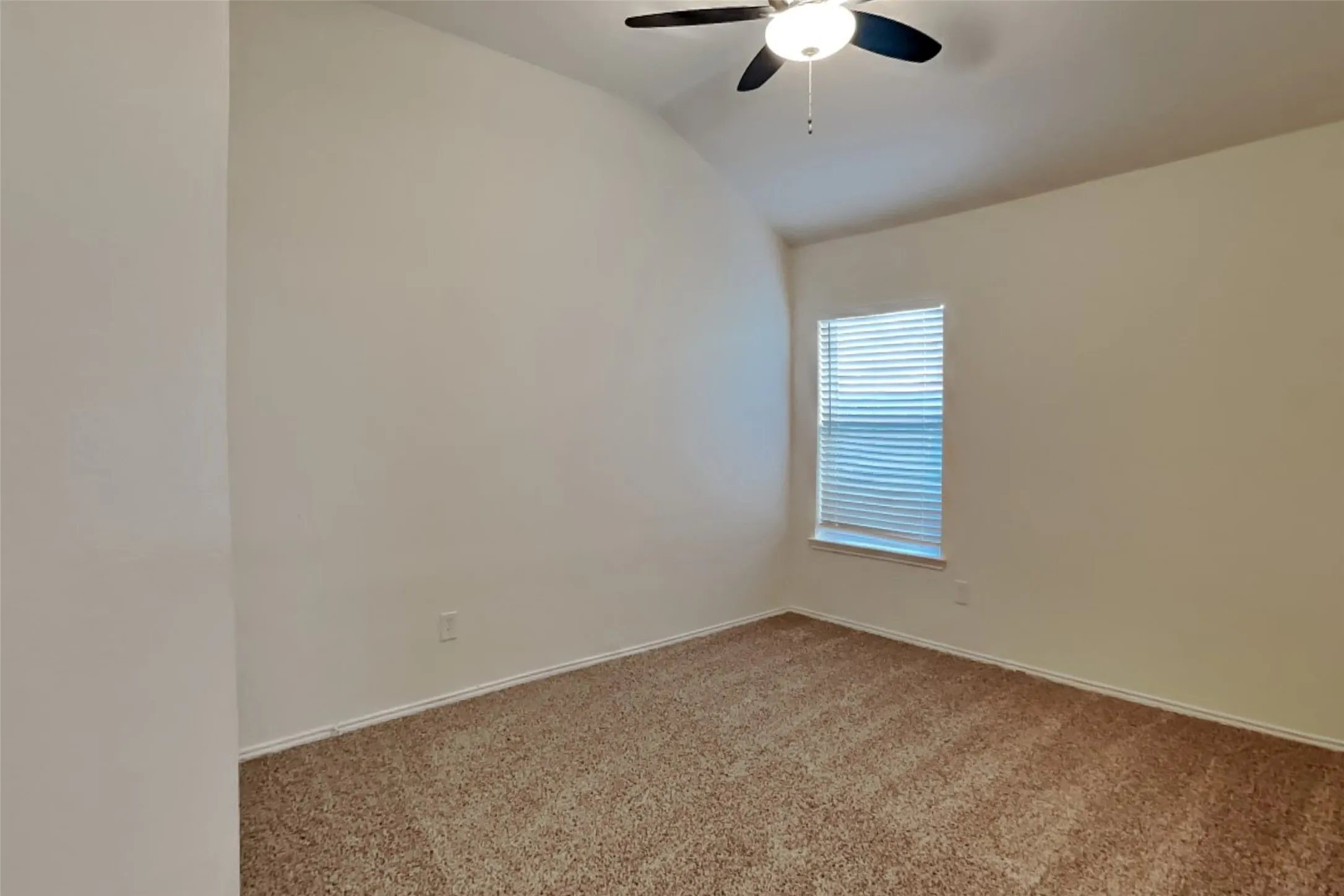 Single Family Residence For Rent in Rockwall County , 405 Hackberry Drive, Fate, Texas 75087, 3 Bedroom, 2 Bathroom, 2 Garage spaces, 2,075 Sqft, built in 2005, mls#21351171, Real Estate Agent in Fate, Homes For Rent in Rockwall county, Homes For Rent in Fate, Realtor in Fate Texas, Real Estate Brokerage Independent Realty Texas, Luminita Cordes Realtor