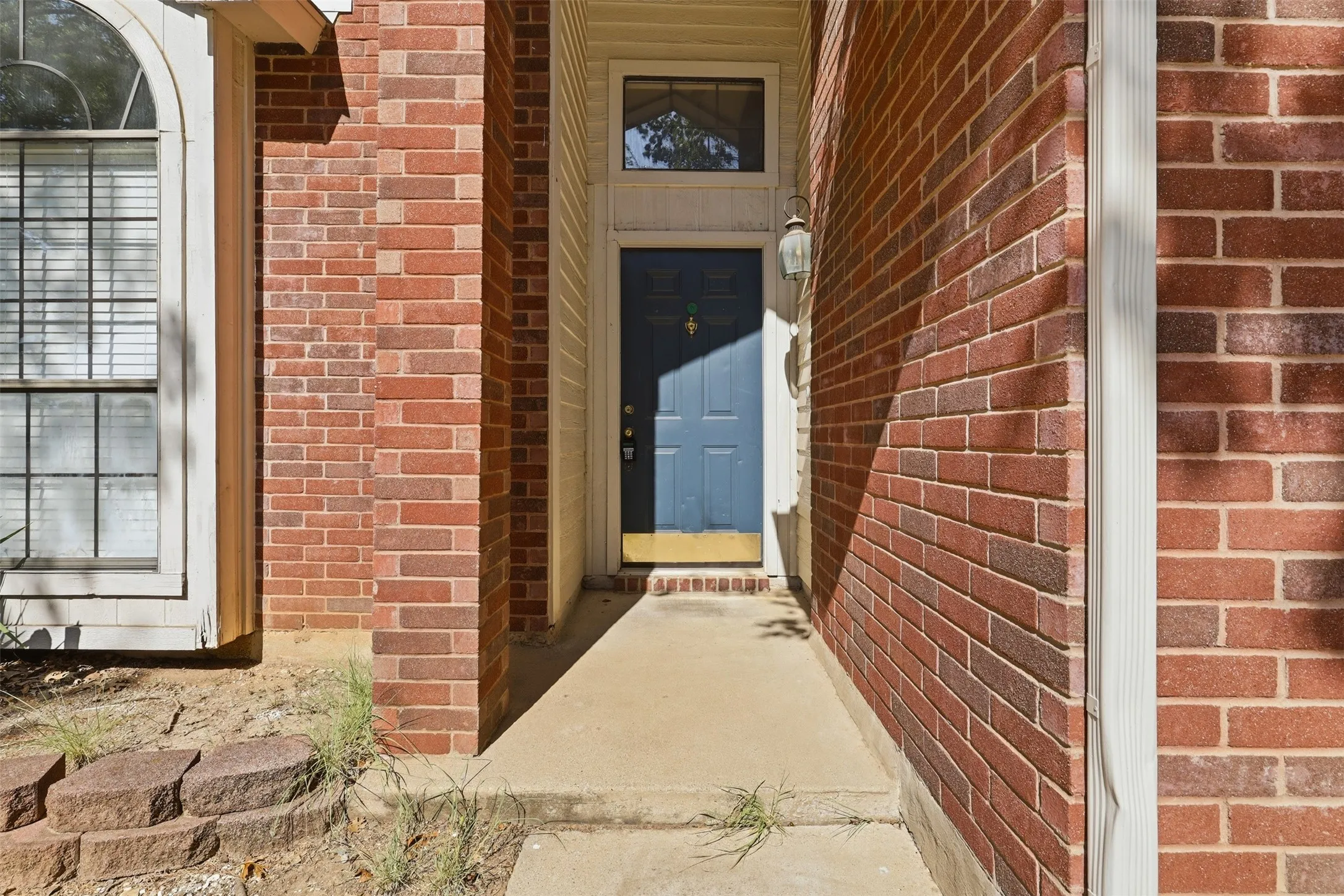 Single Family Residence For Rent in Dallas County , 508 Sims Drive, Cedar Hill, Texas 75104, 3 Bedroom, 2 Bathroom, 2 Garage spaces, 1,517 Sqft, built in 1988, mls#21351108, Real Estate Agent in Cedar Hill, Homes For Rent in Dallas county, Homes For Rent in Cedar Hill, Realtor in Cedar Hill Texas, Real Estate Brokerage Independent Realty Texas, Luminita Cordes Realtor