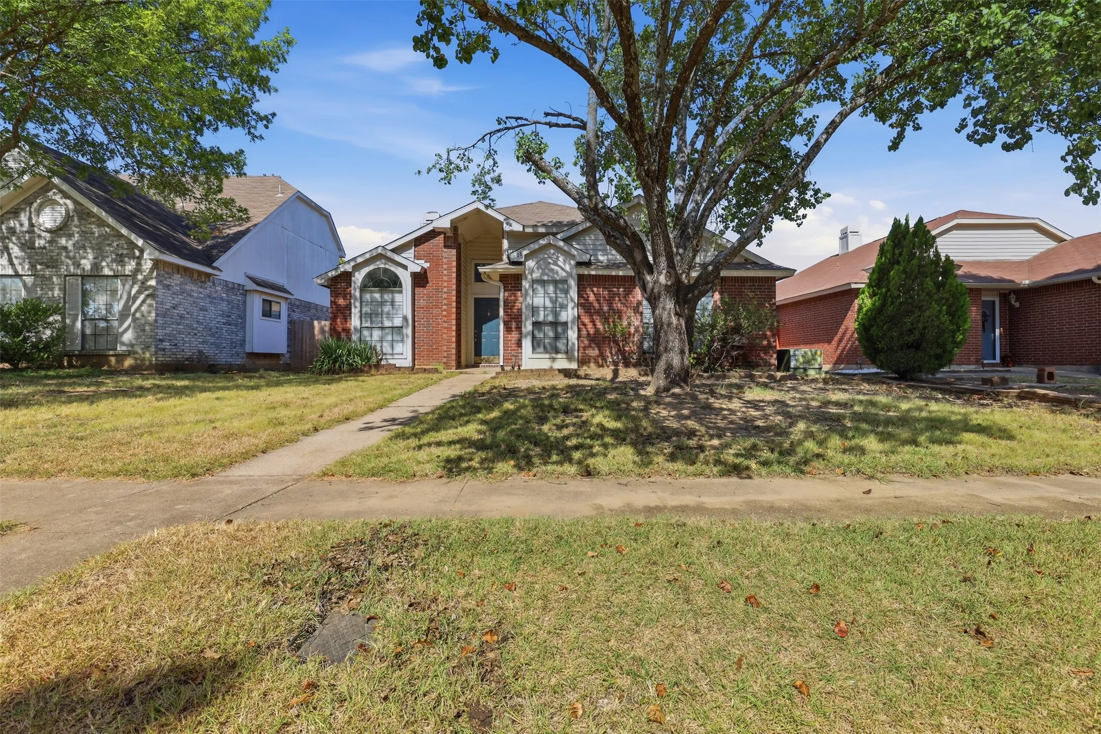 Single Family Residence For Rent in Dallas County , 508 Sims Drive, Cedar Hill, Texas 75104, 3 Bedroom, 2 Bathroom, 2 Garage spaces, 1,517 Sqft, built in 1988, mls#21351108, Real Estate Agent in Cedar Hill, Homes For Rent in Dallas county, Homes For Rent in Cedar Hill, Realtor in Cedar Hill Texas, Real Estate Brokerage Independent Realty Texas, Luminita Cordes Realtor