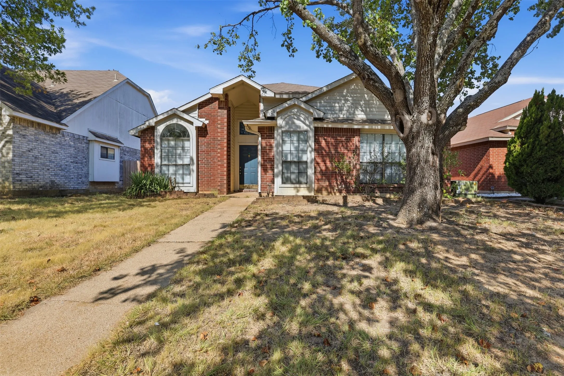 Single Family Residence For Rent in Dallas County , 508 Sims Drive, Cedar Hill, Texas 75104, 3 Bedroom, 2 Bathroom, 2 Garage spaces, 1,517 Sqft, built in 1988, mls#21351108, Real Estate Agent in Cedar Hill, Homes For Rent in Dallas county, Homes For Rent in Cedar Hill, Realtor in Cedar Hill Texas, Real Estate Brokerage Independent Realty Texas, Luminita Cordes Realtor